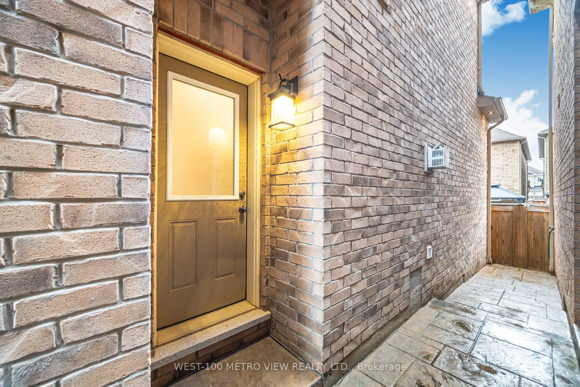 4 Ivor Crescent