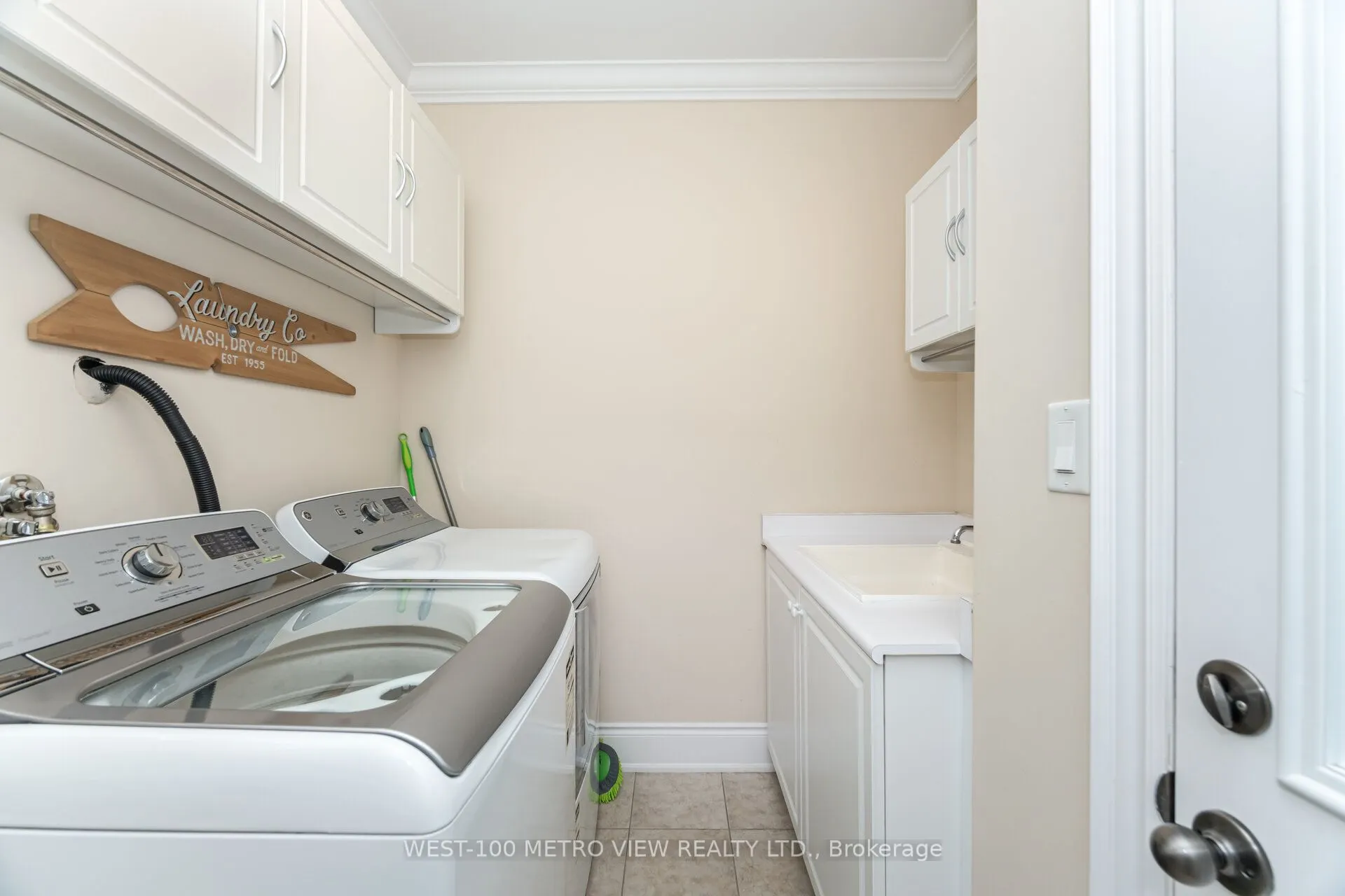 4 Ivor Crescent