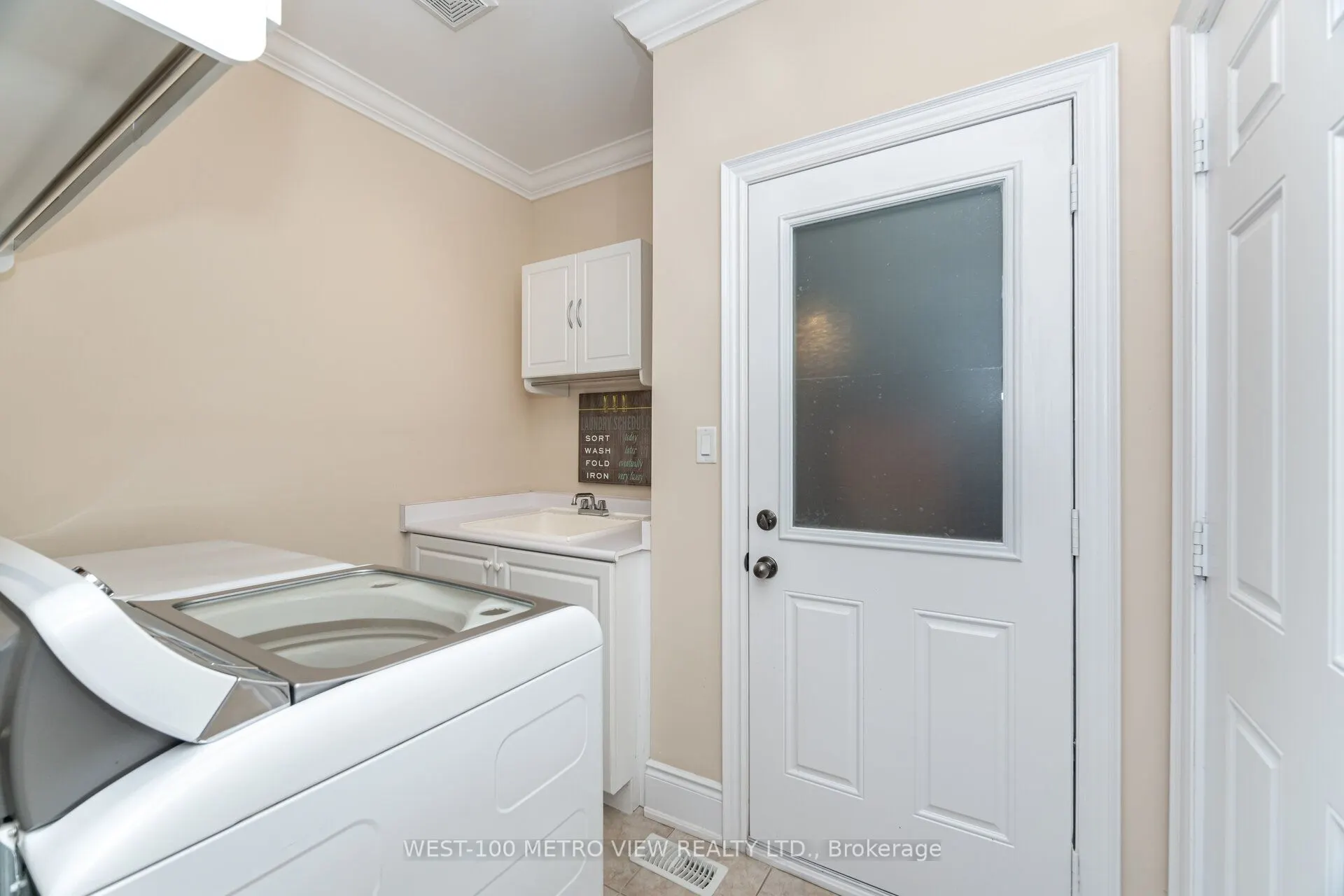 4 Ivor Crescent