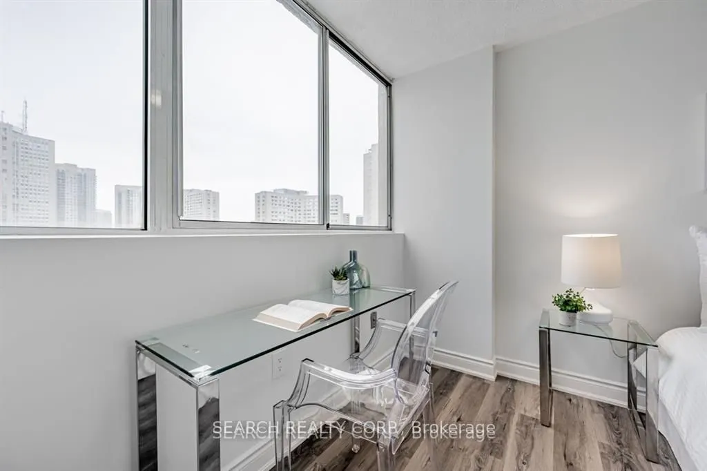 3590 Kaneff Crescent, #1108