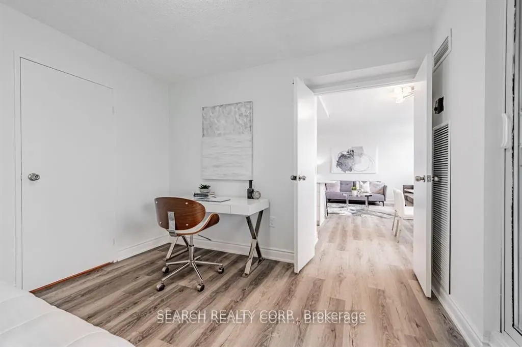 3590 Kaneff Crescent, #1108