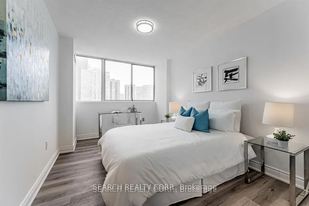 3590 Kaneff Crescent, #1108