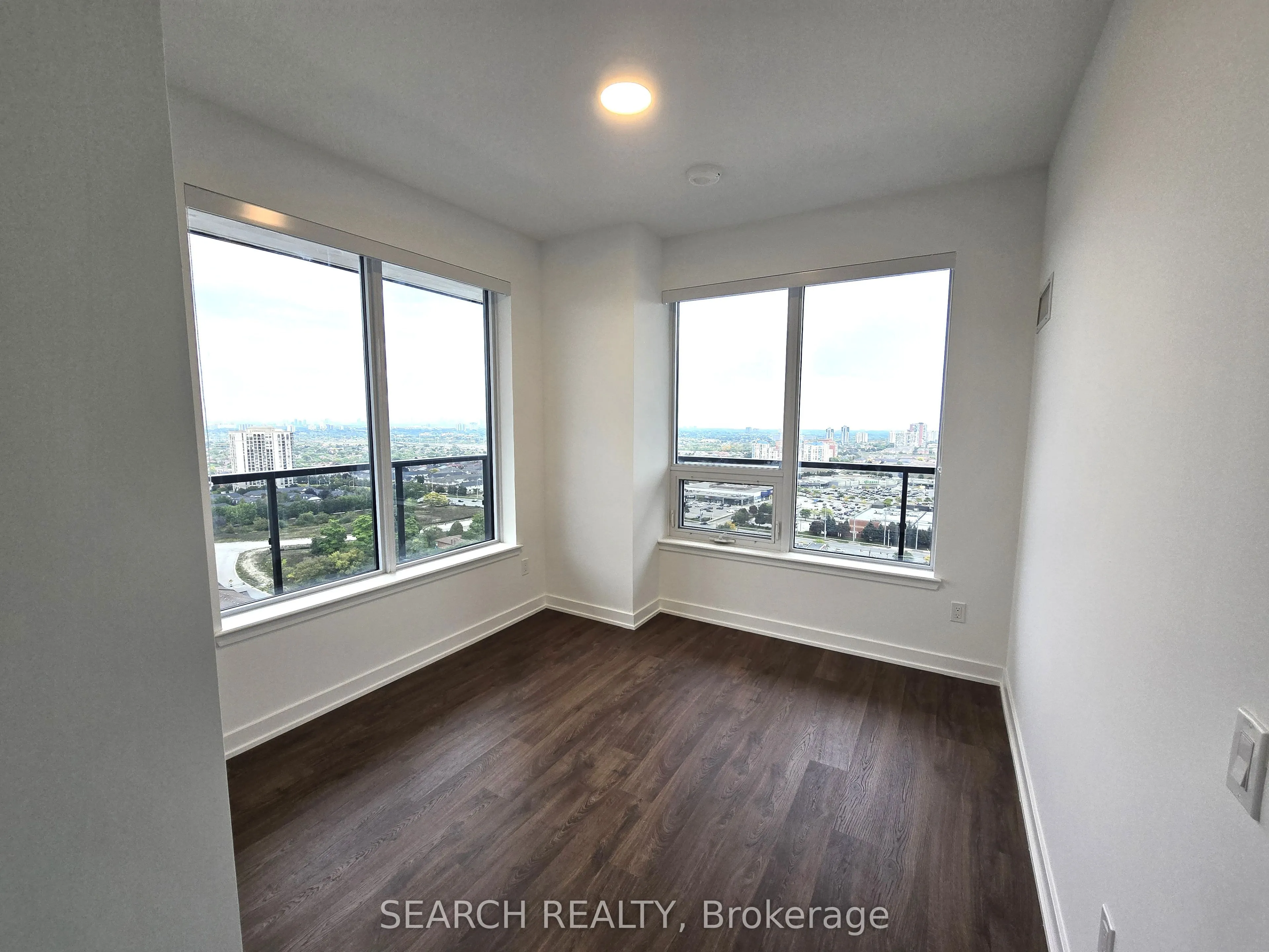 5105 Hurontario Street, #2102