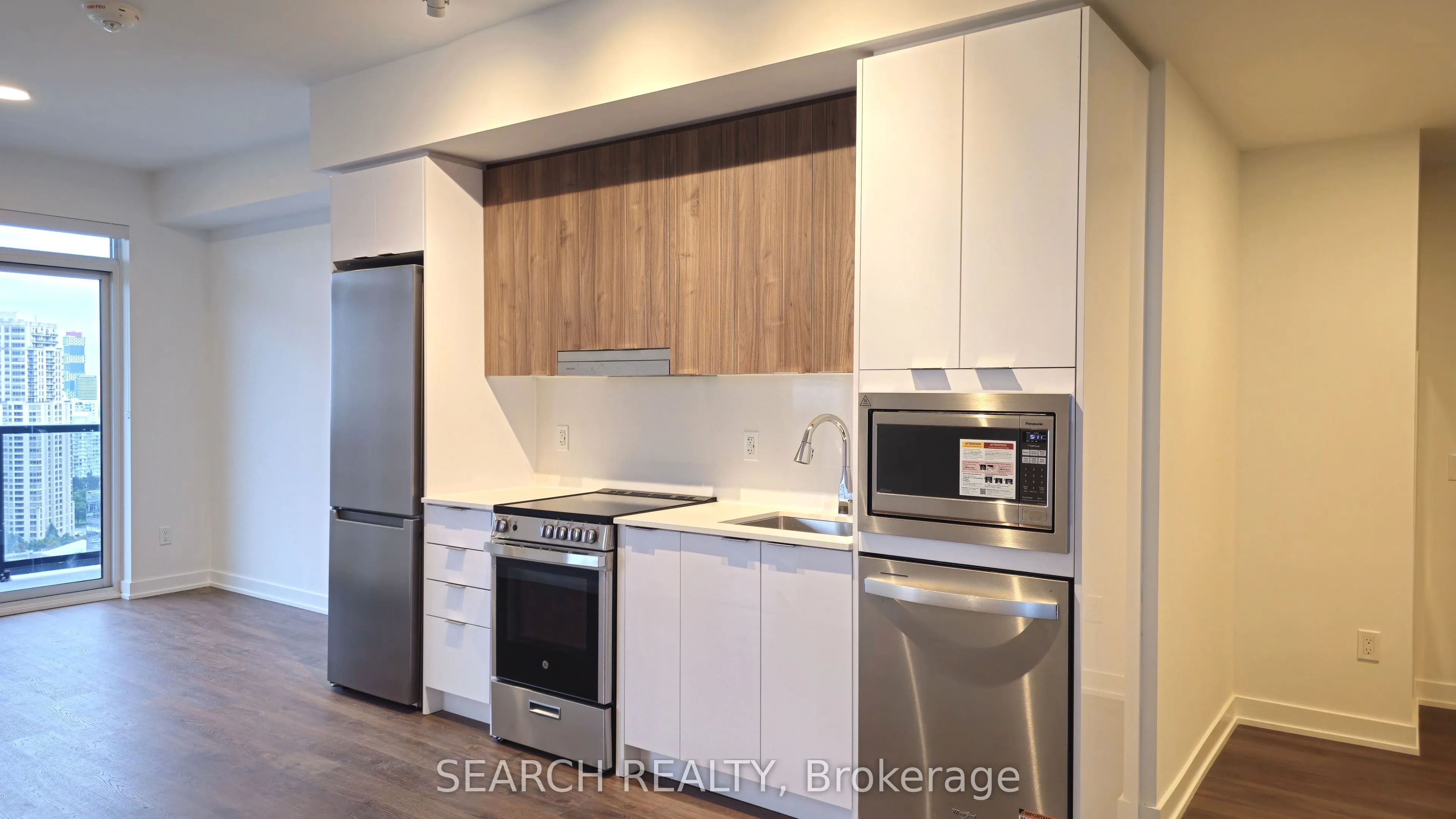 5105 Hurontario Street, #2102