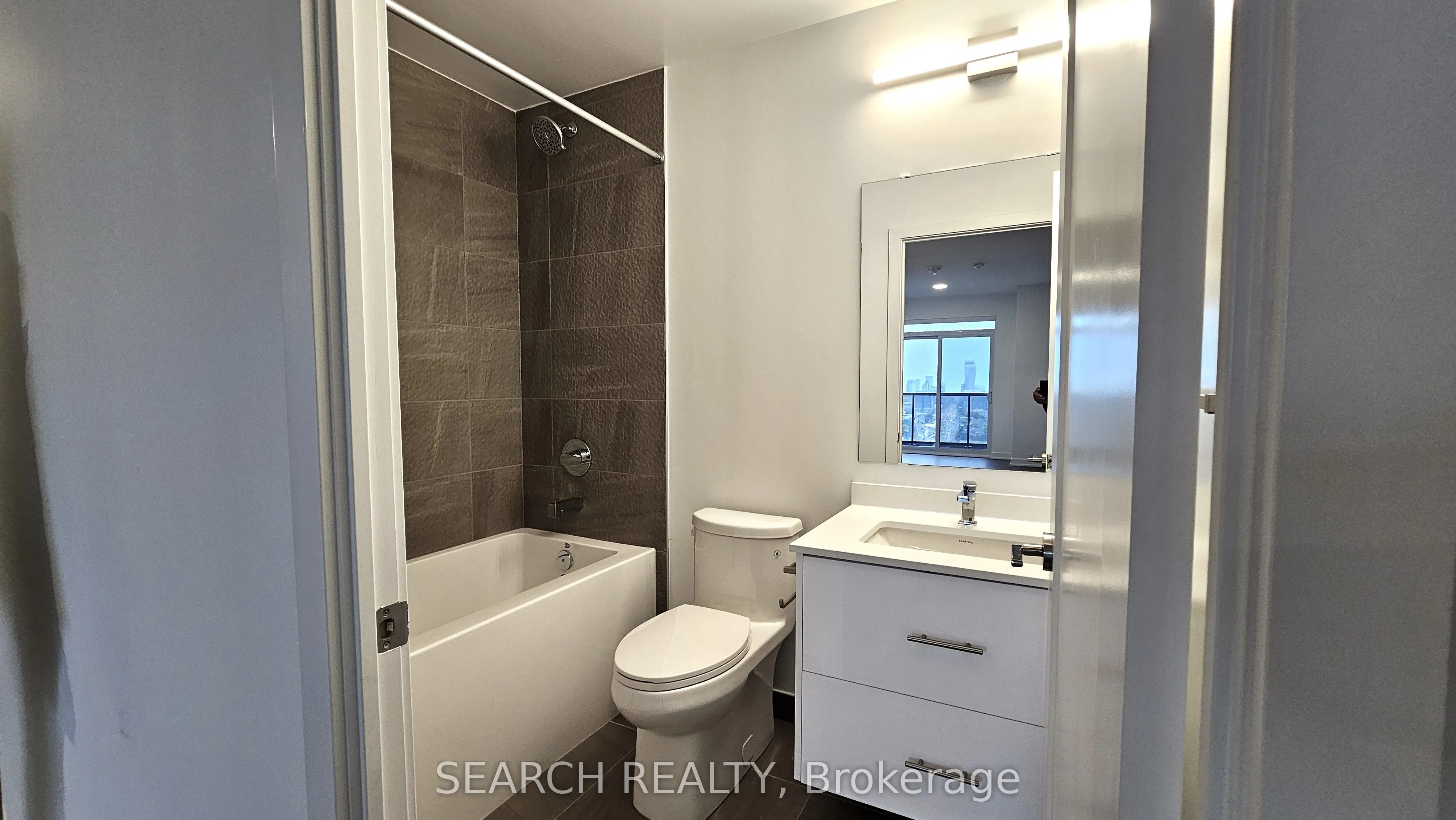 5105 Hurontario Street, #2102