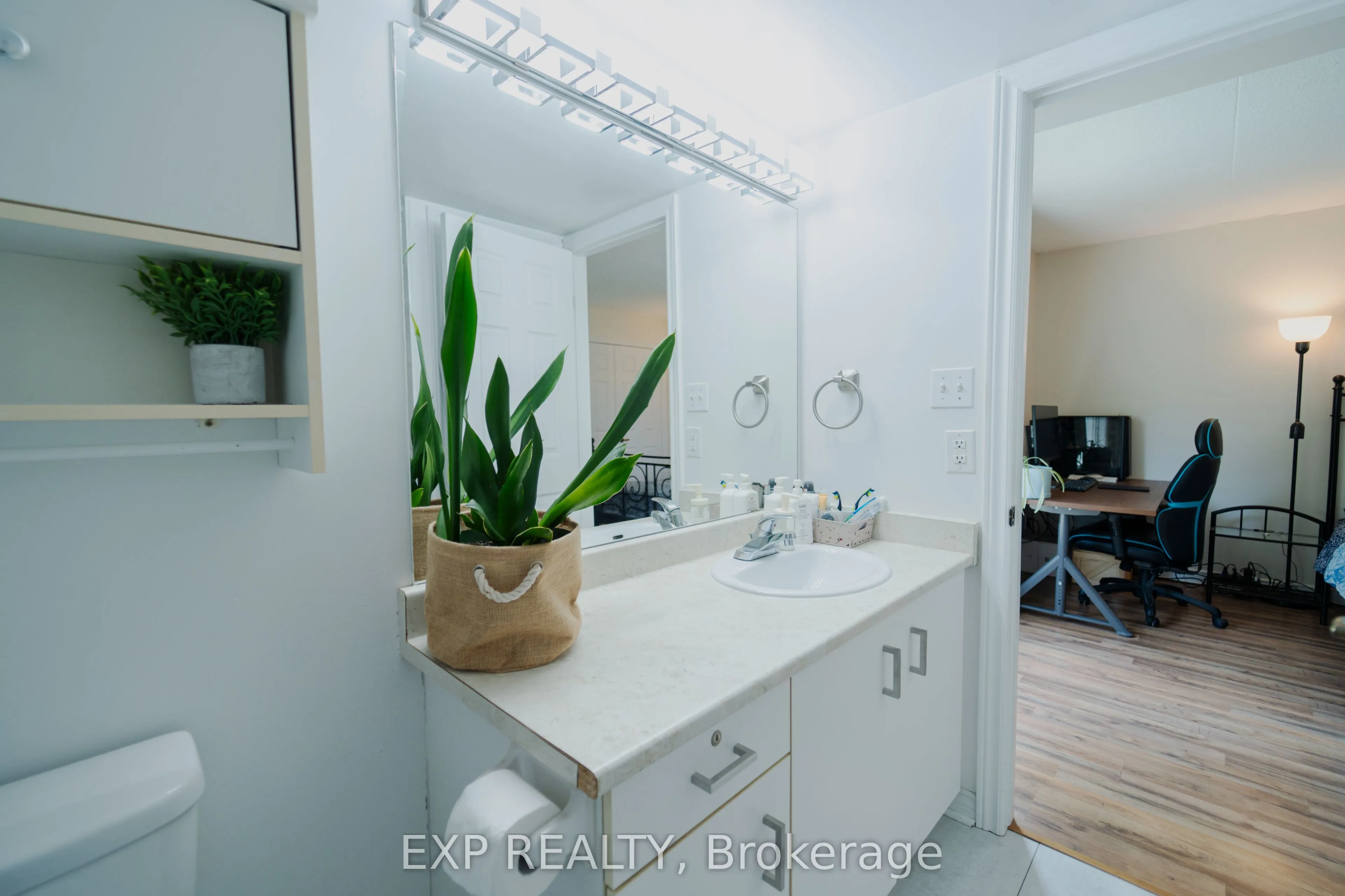 2010 CLEAVER Avenue, #124