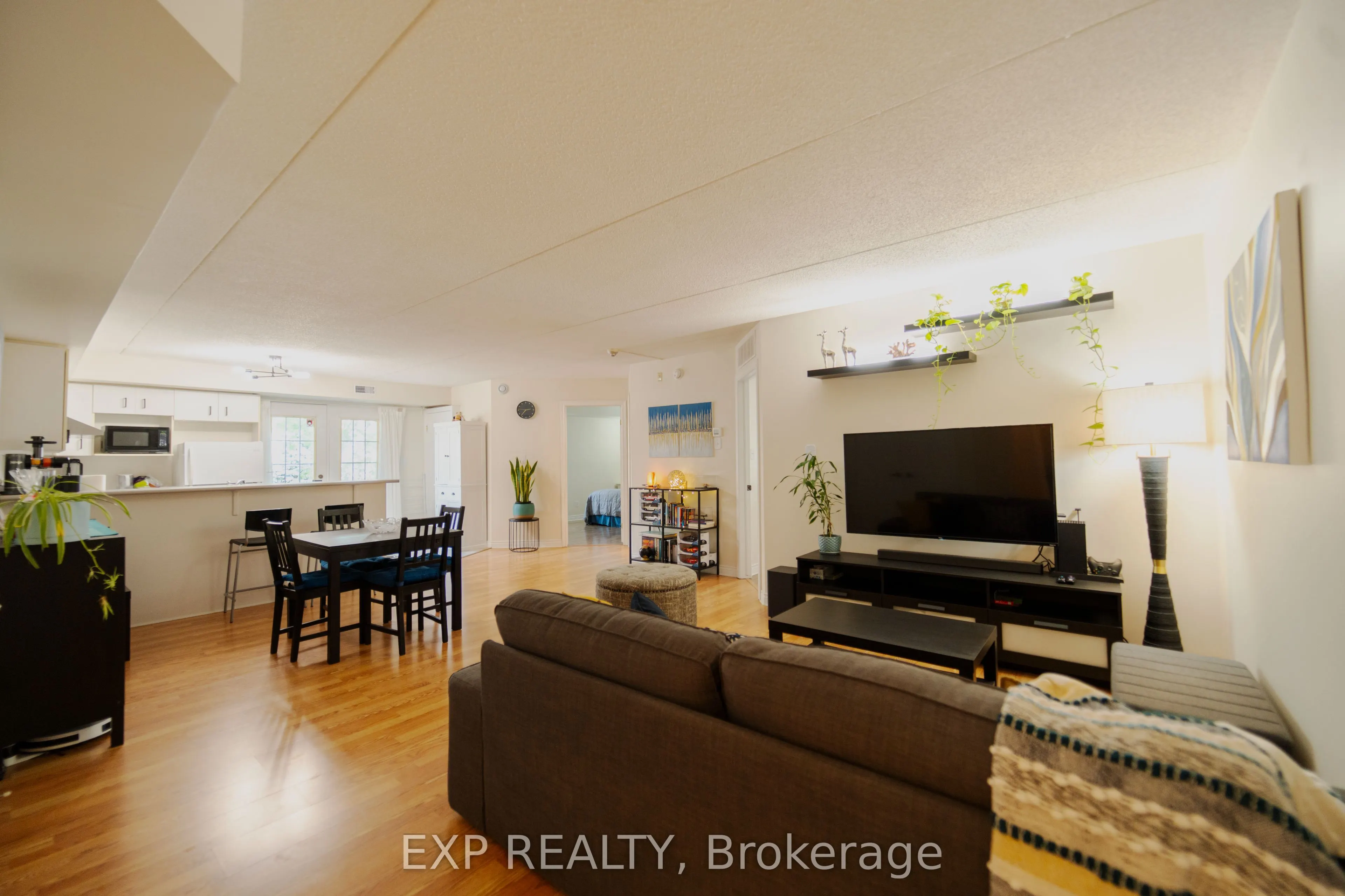 2010 CLEAVER Avenue, #124