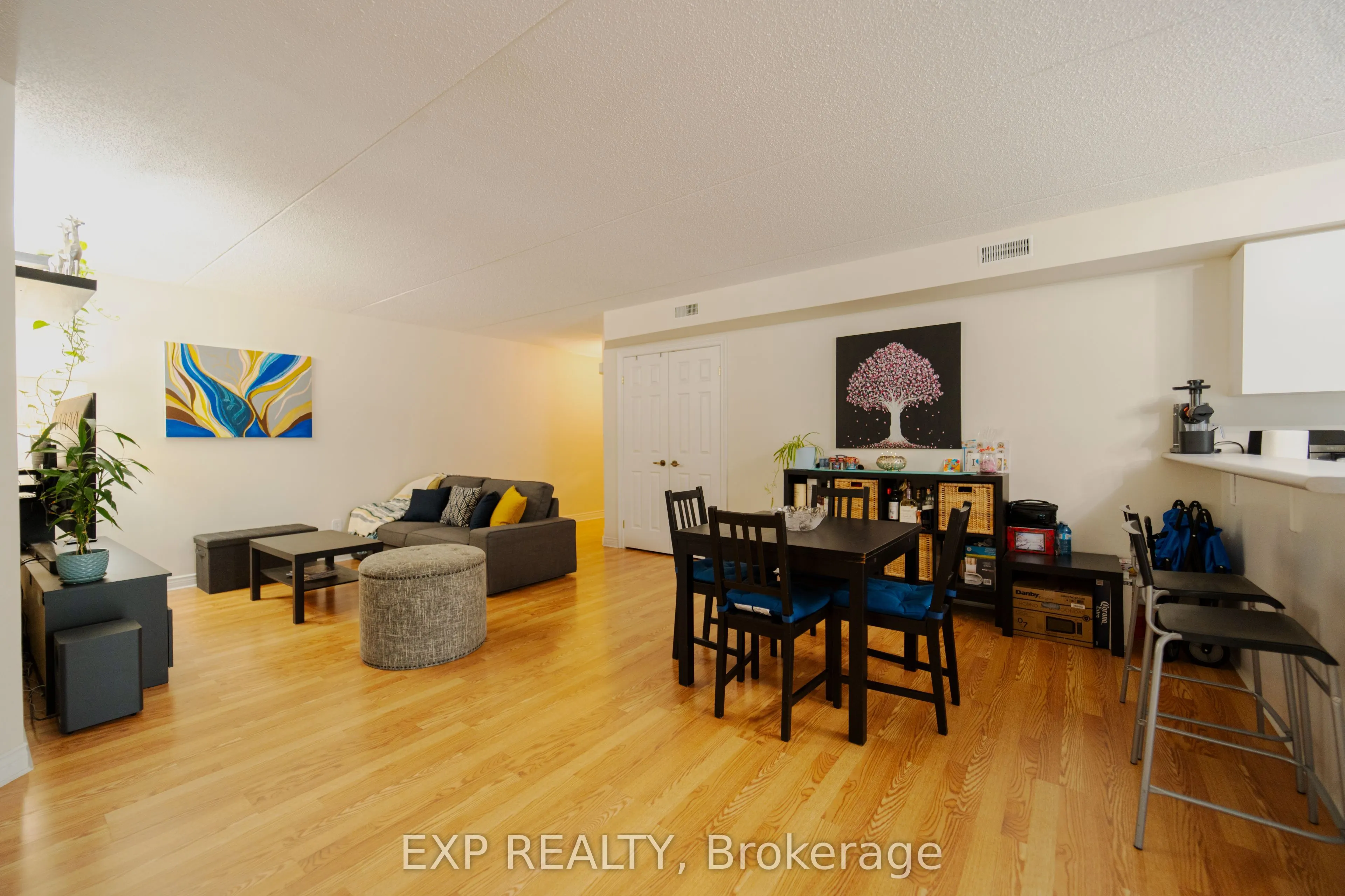 2010 CLEAVER Avenue, #124