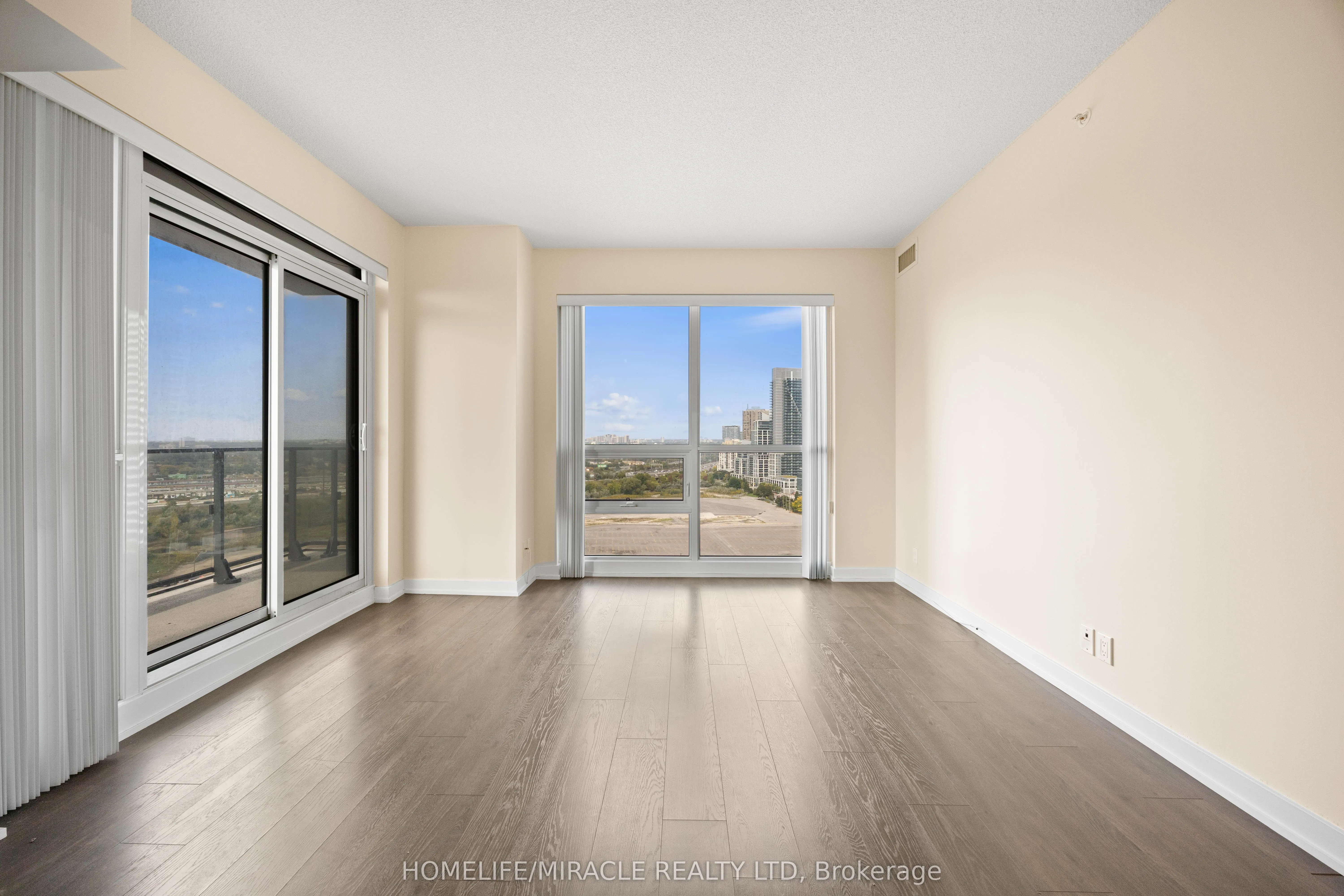 2220 Lakeshore Boulevard W, #2004