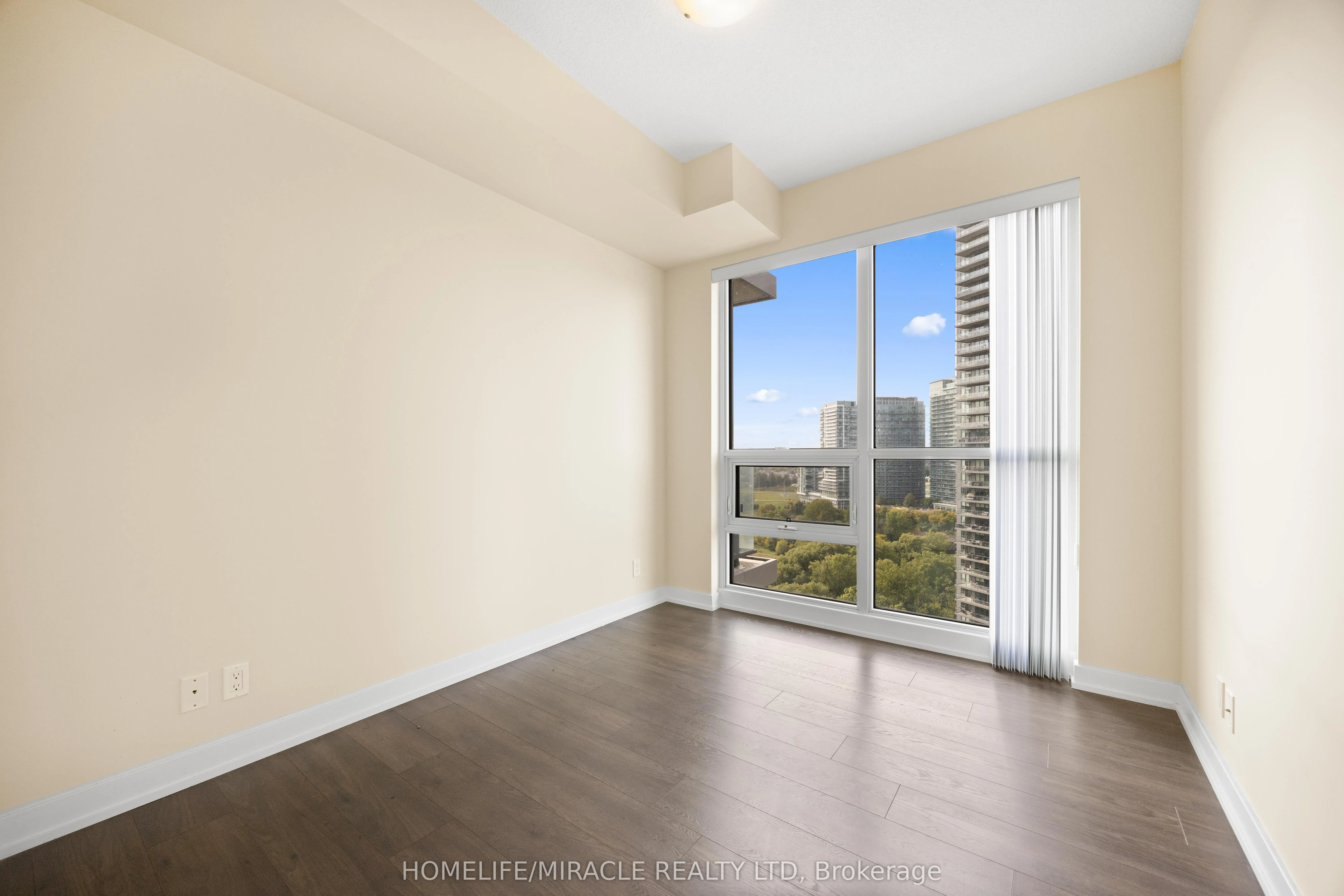 2220 Lakeshore Boulevard W, #2004