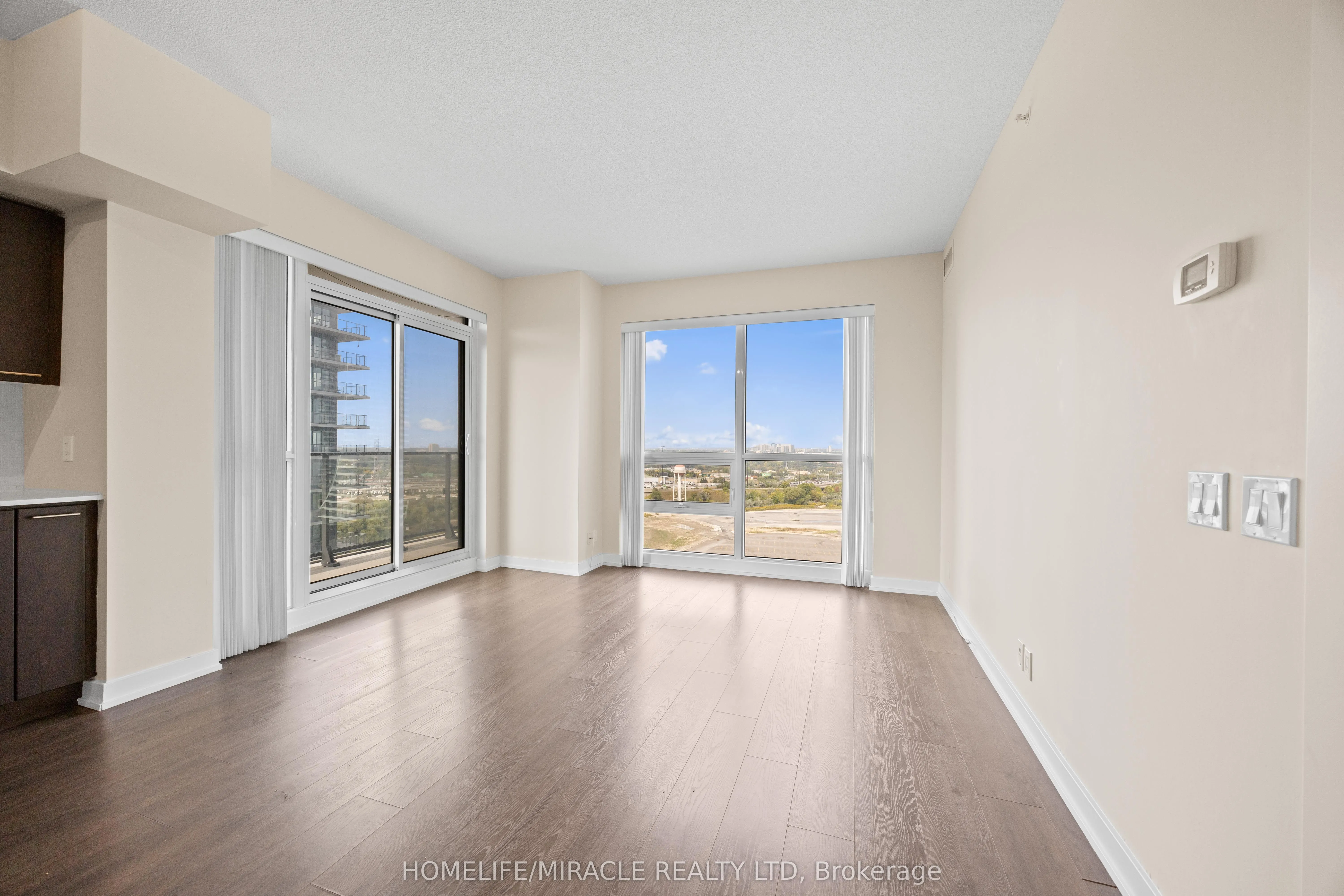 2220 Lakeshore Boulevard W, #2004