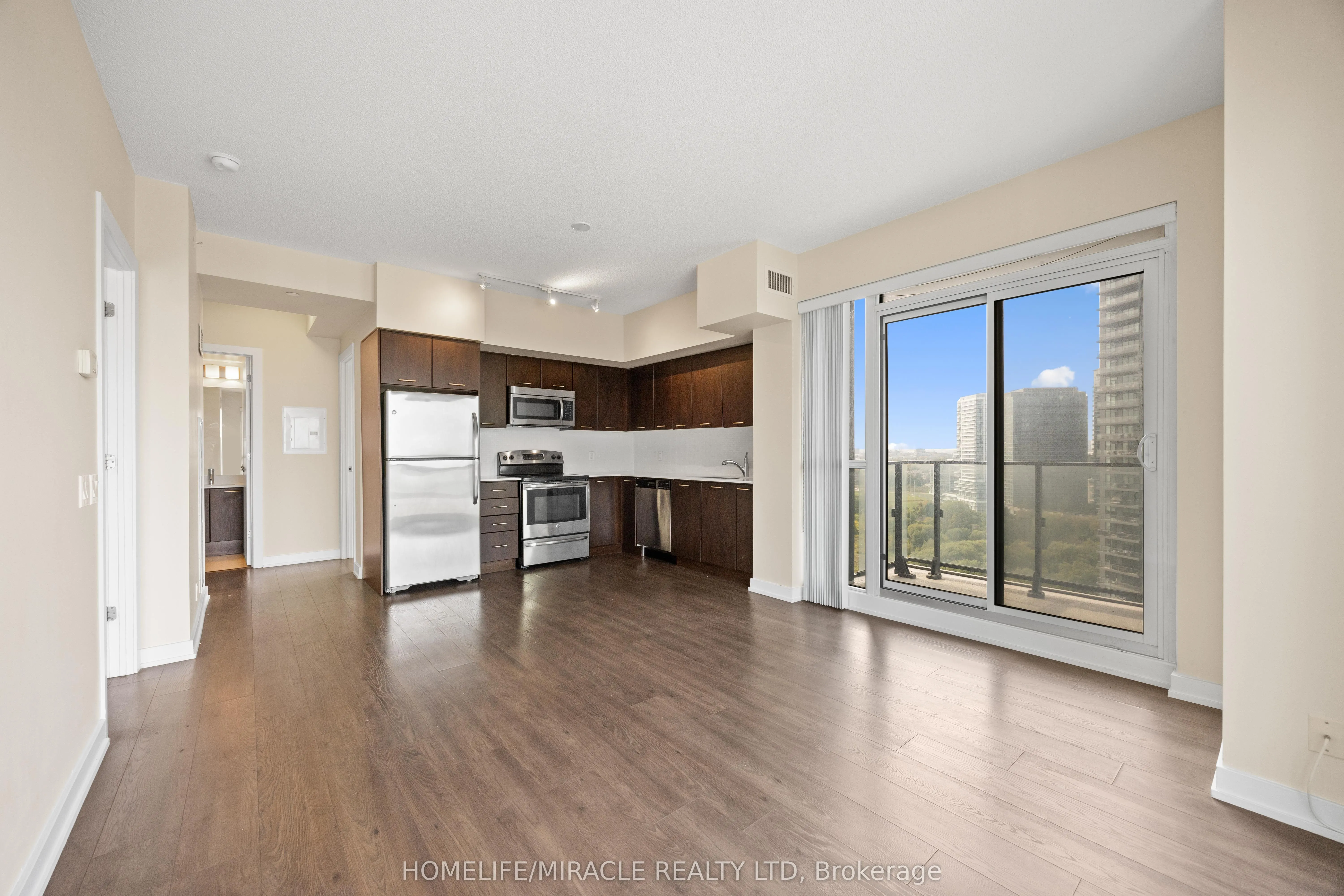 2220 Lakeshore Boulevard W, #2004