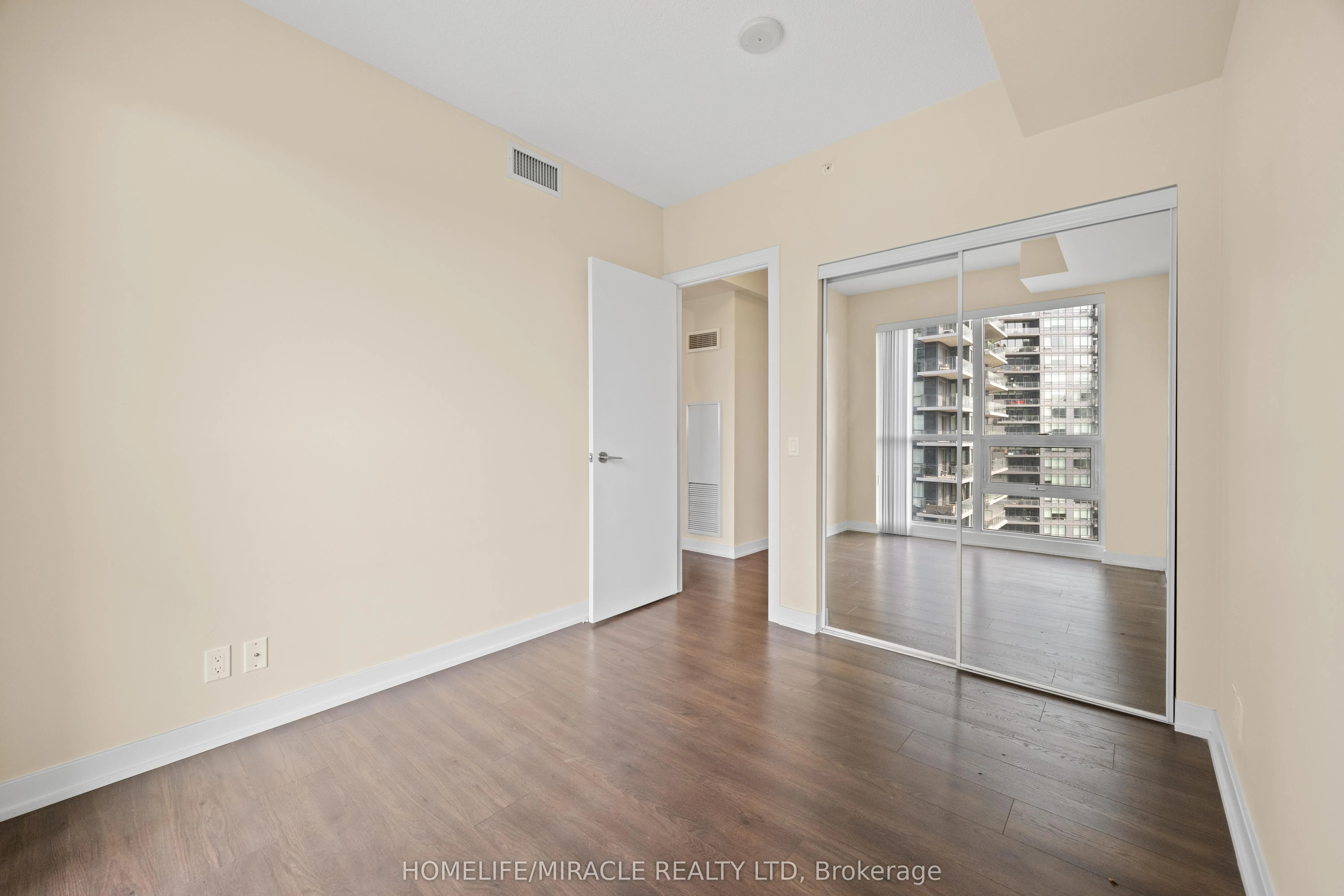 2220 Lakeshore Boulevard W, #2004