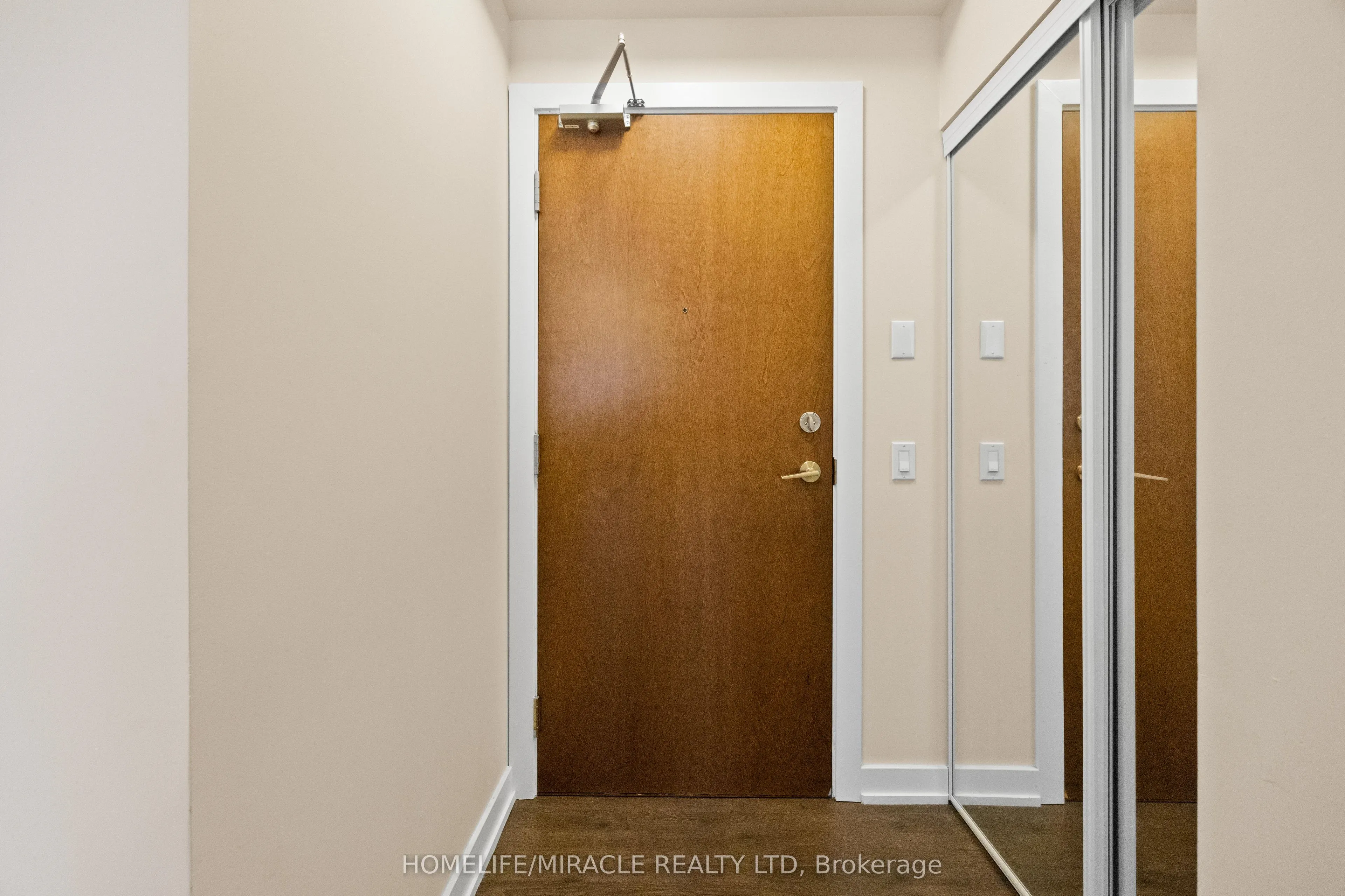 2220 Lakeshore Boulevard W, #2004