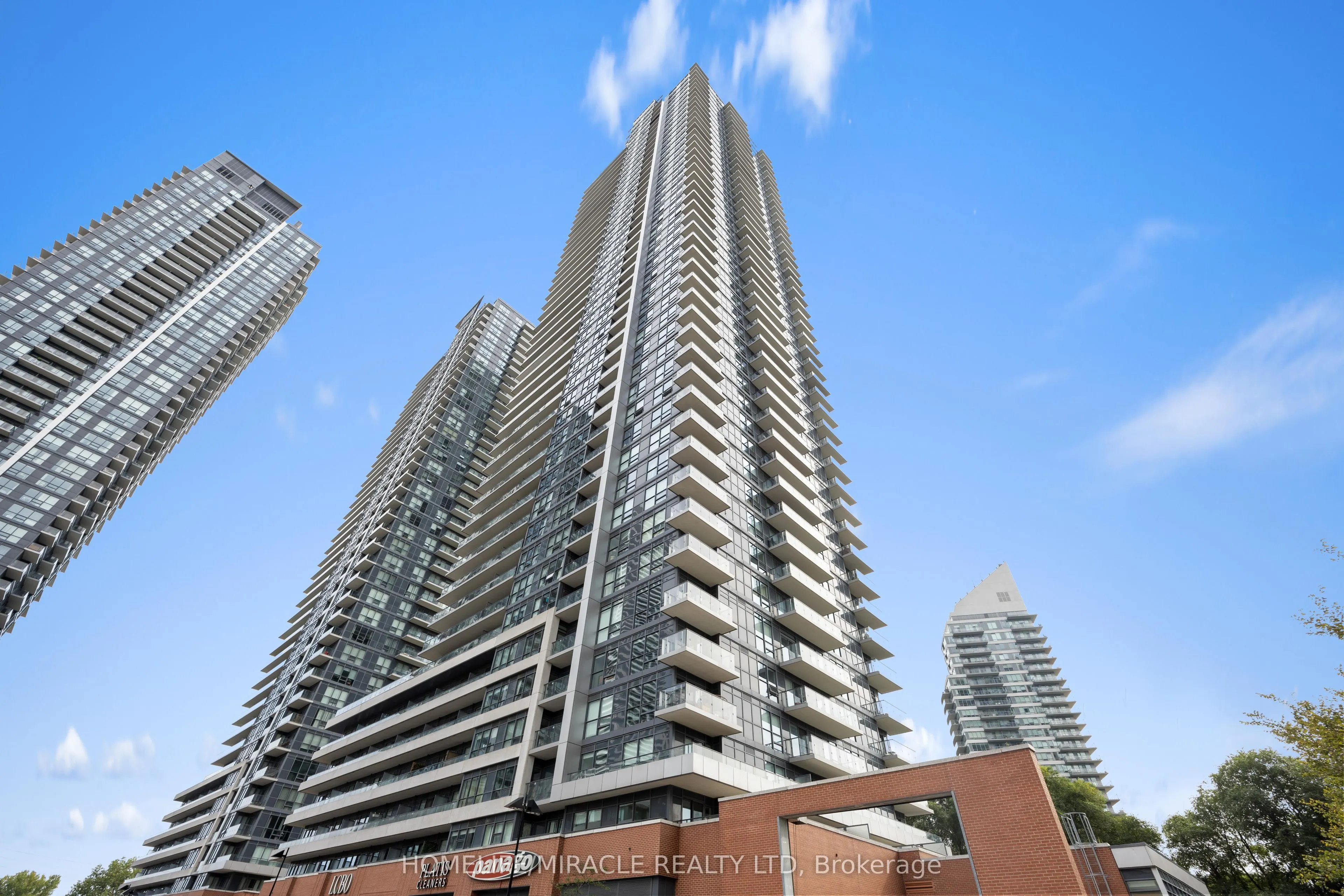 2220 Lakeshore Boulevard W, #2004