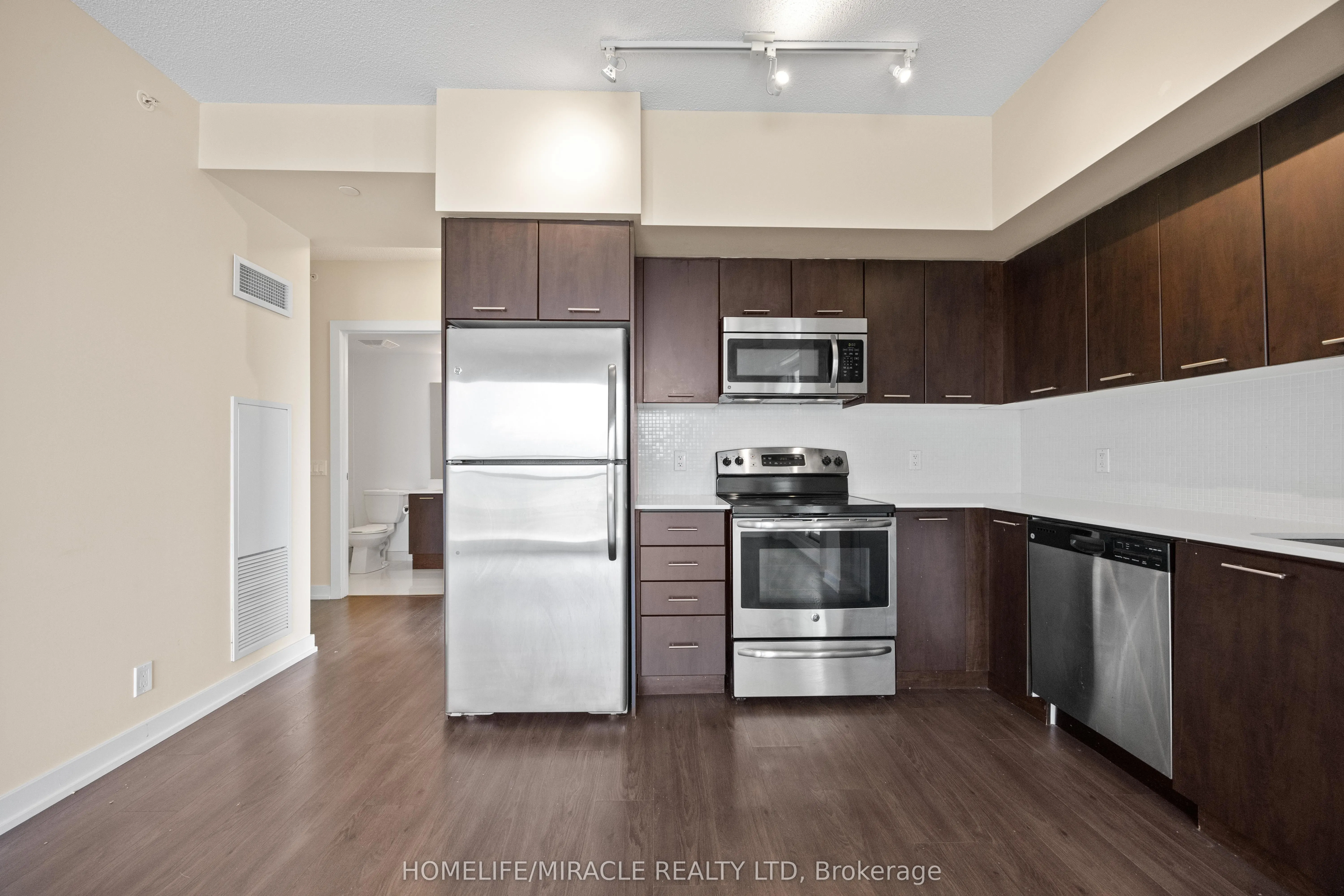 2220 Lakeshore Boulevard W, #2004