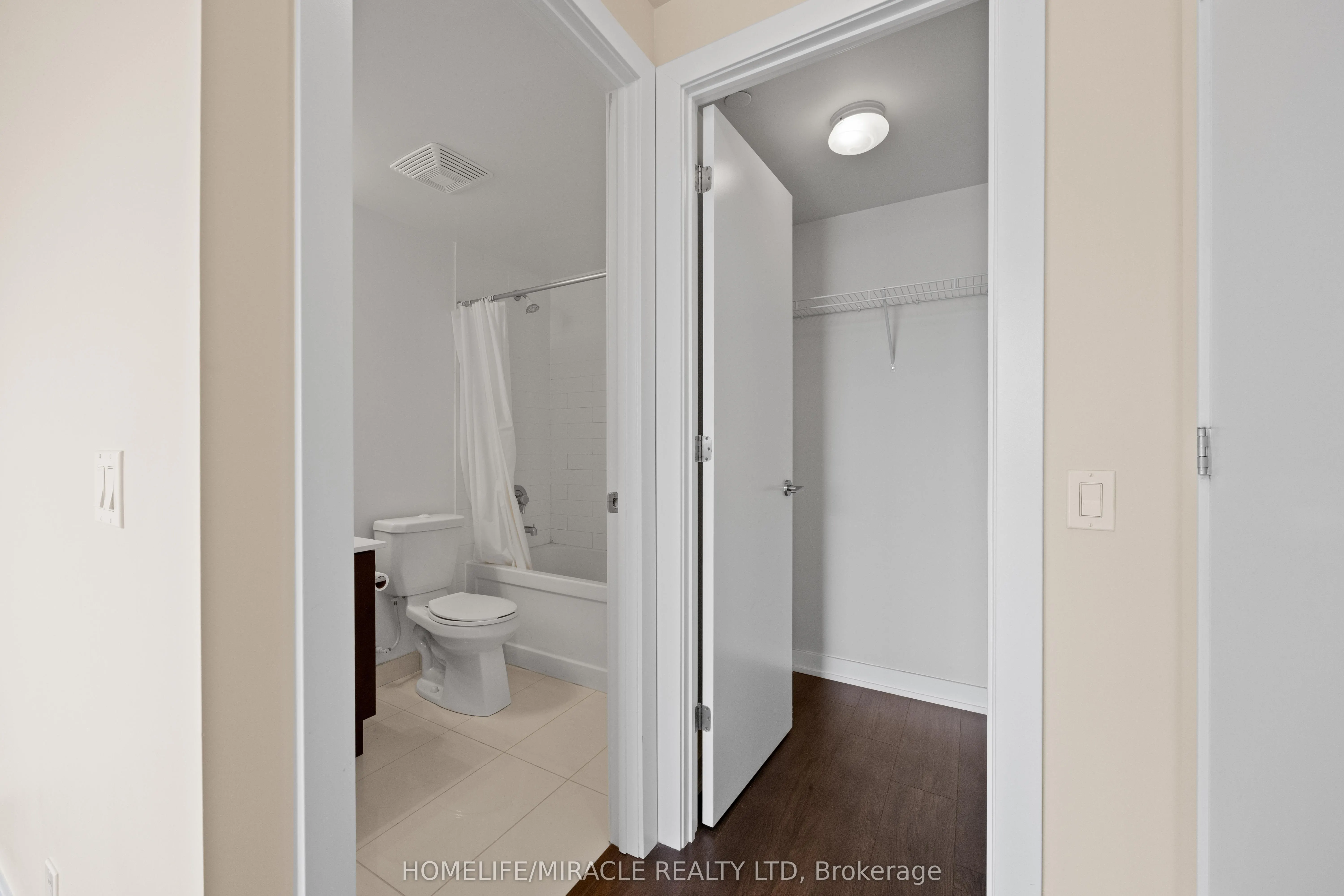 2220 Lakeshore Boulevard W, #2004