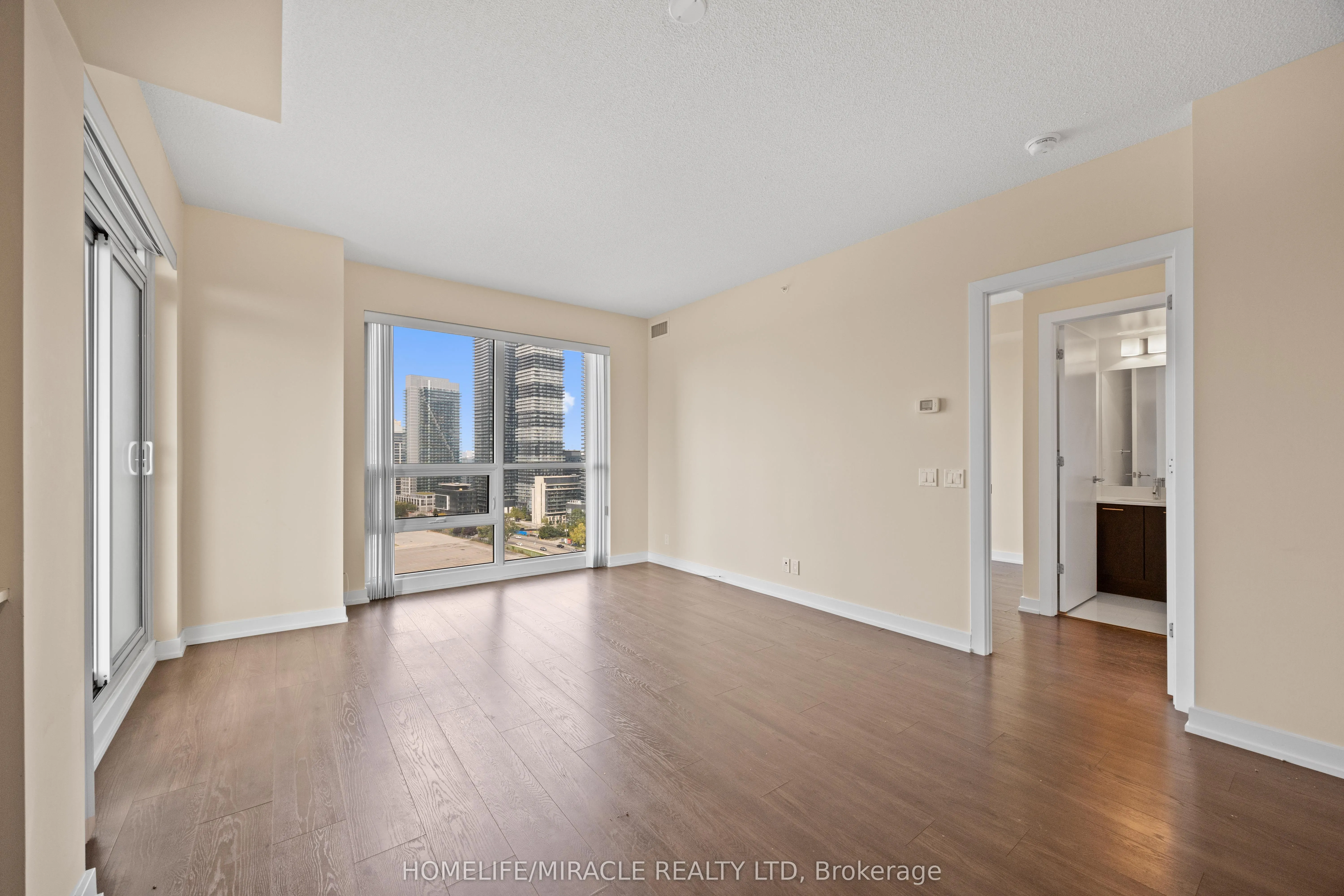 2220 Lakeshore Boulevard W, #2004