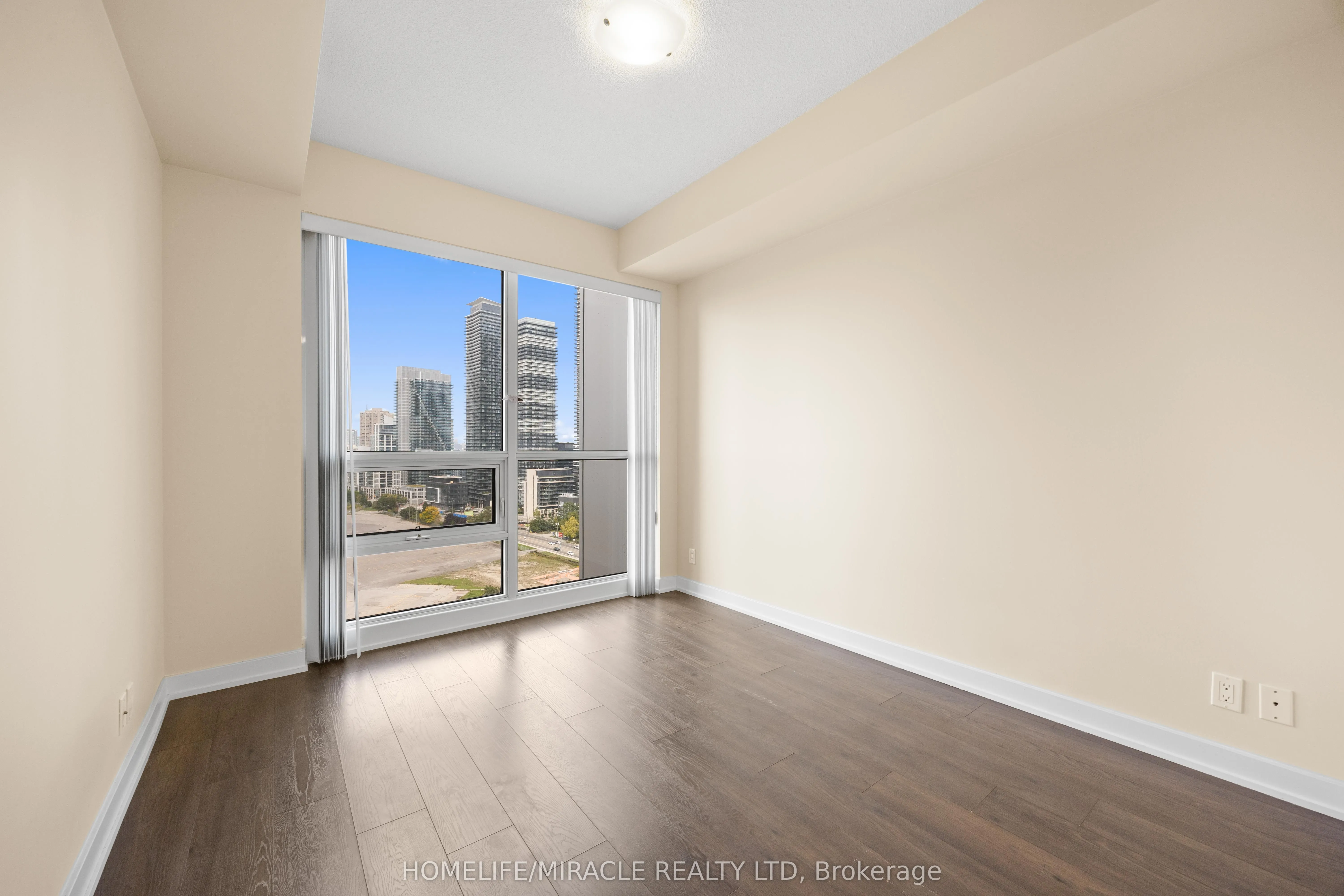 2220 Lakeshore Boulevard W, #2004