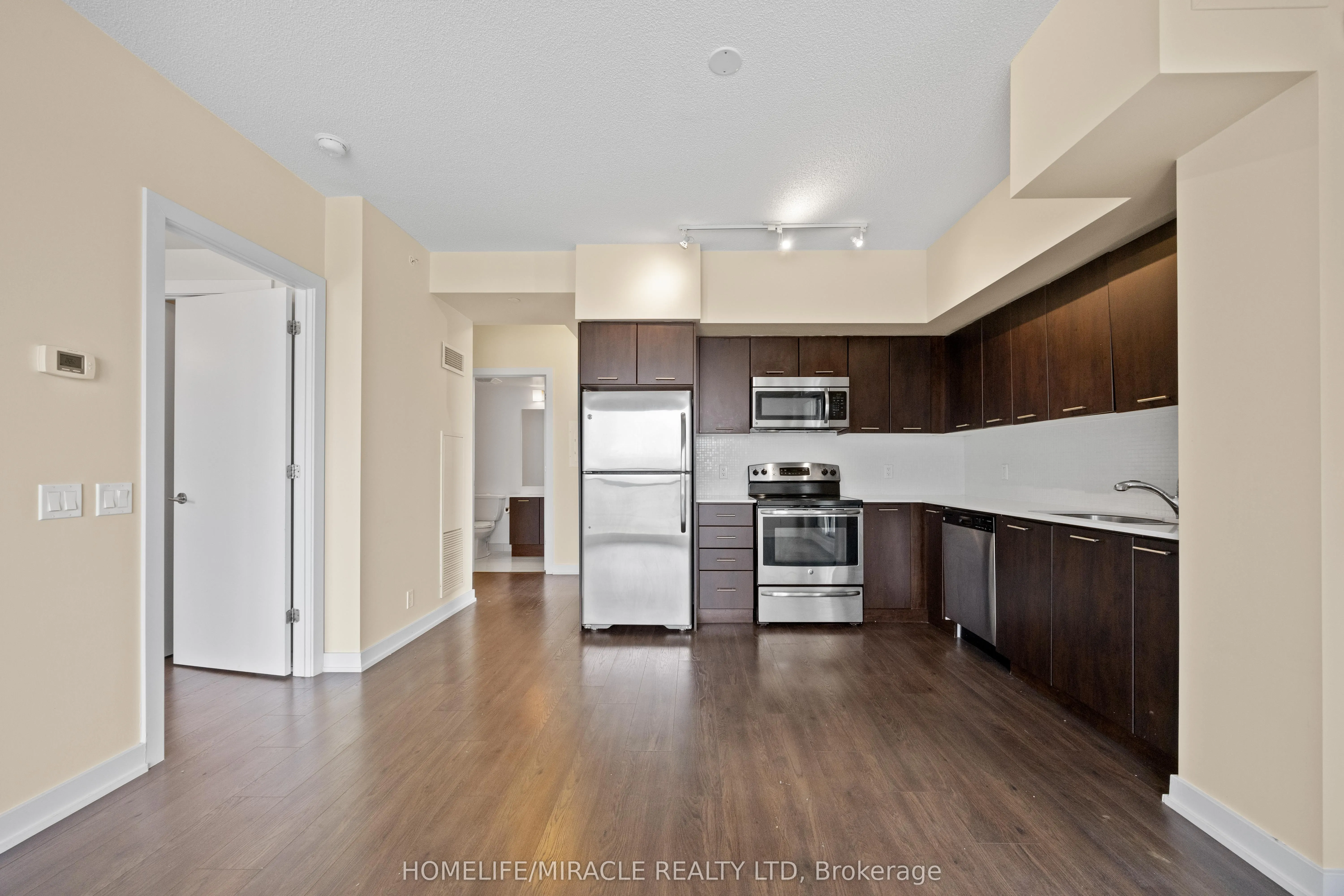 2220 Lakeshore Boulevard W, #2004