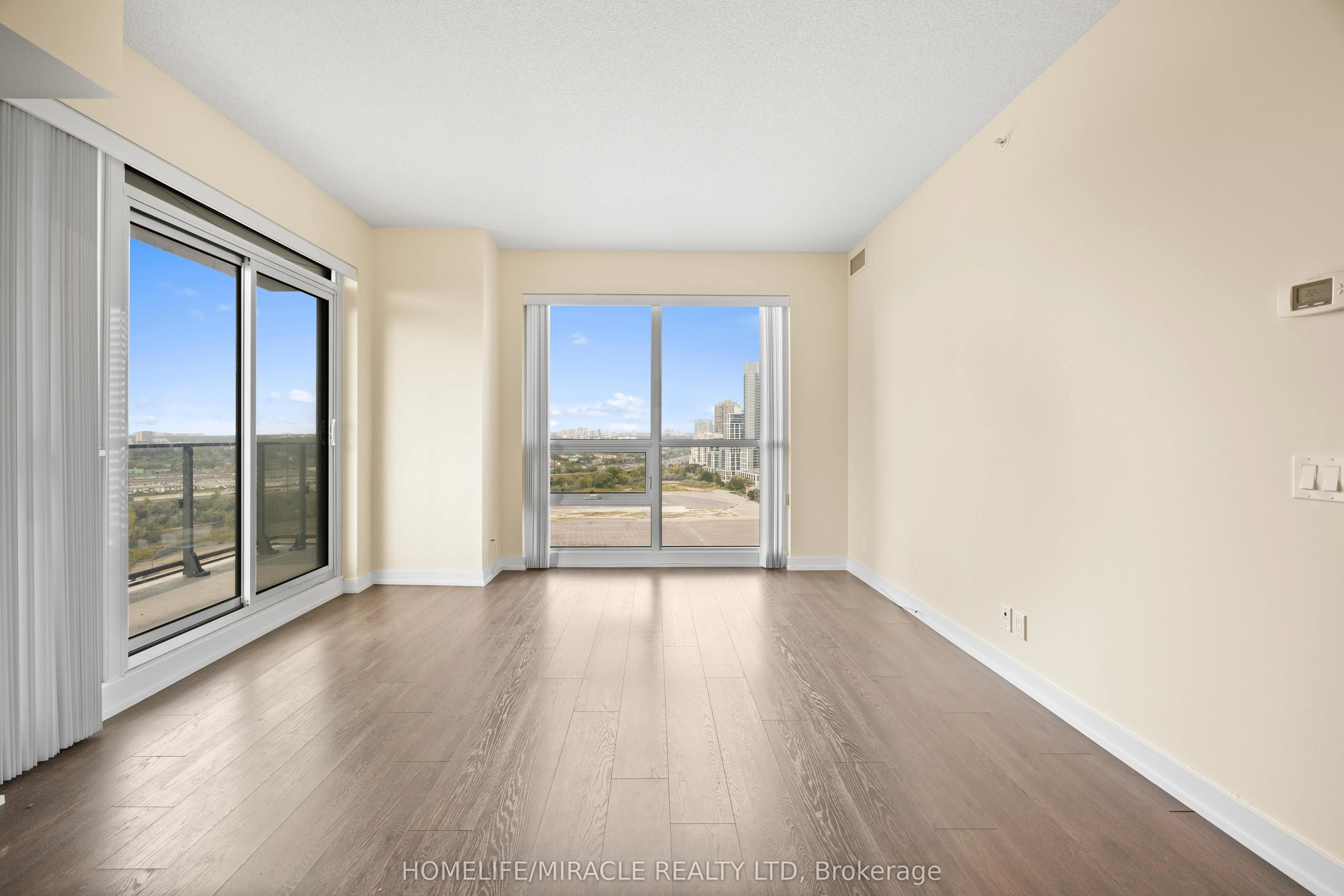 2220 Lakeshore Boulevard W, #2004