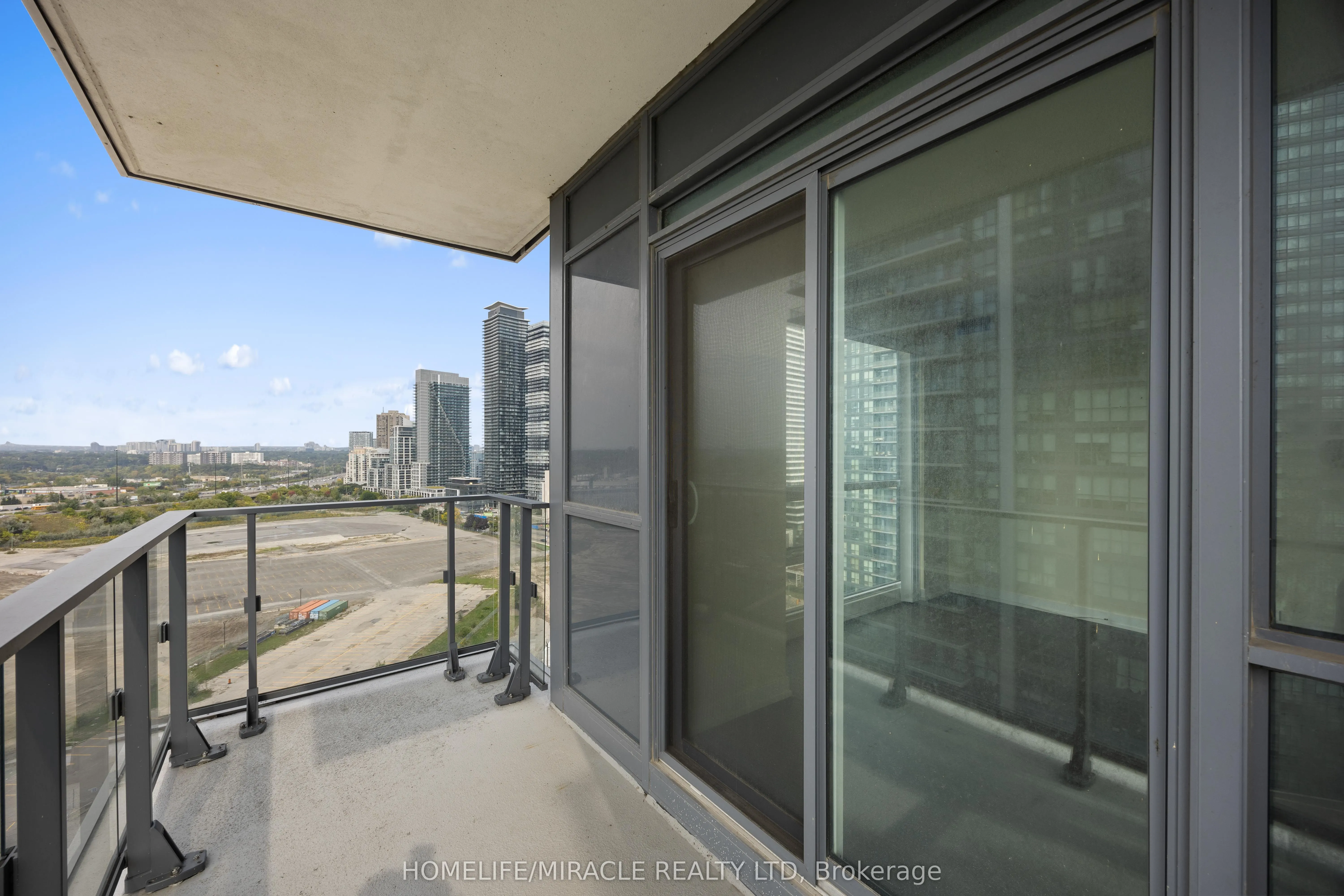 2220 Lakeshore Boulevard W, #2004