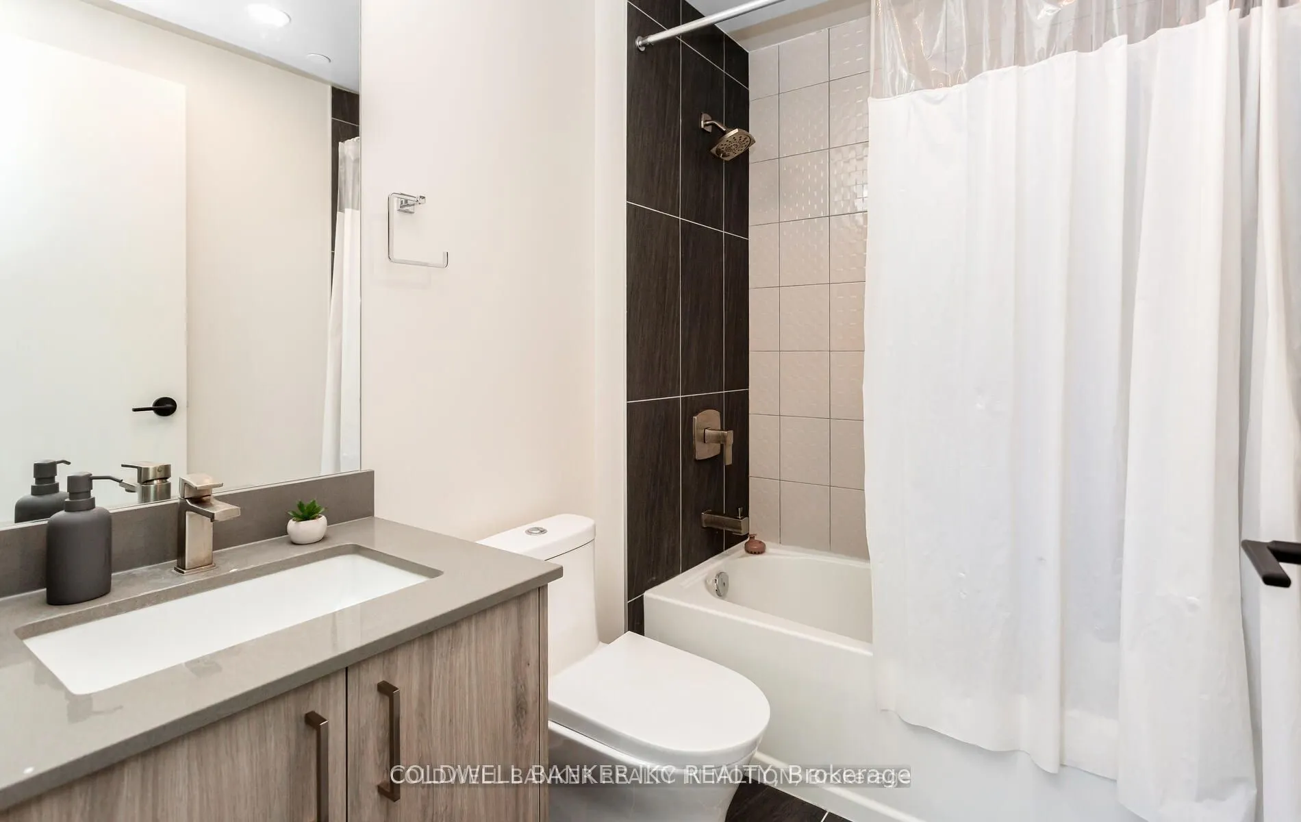8010 Derry Road, #503