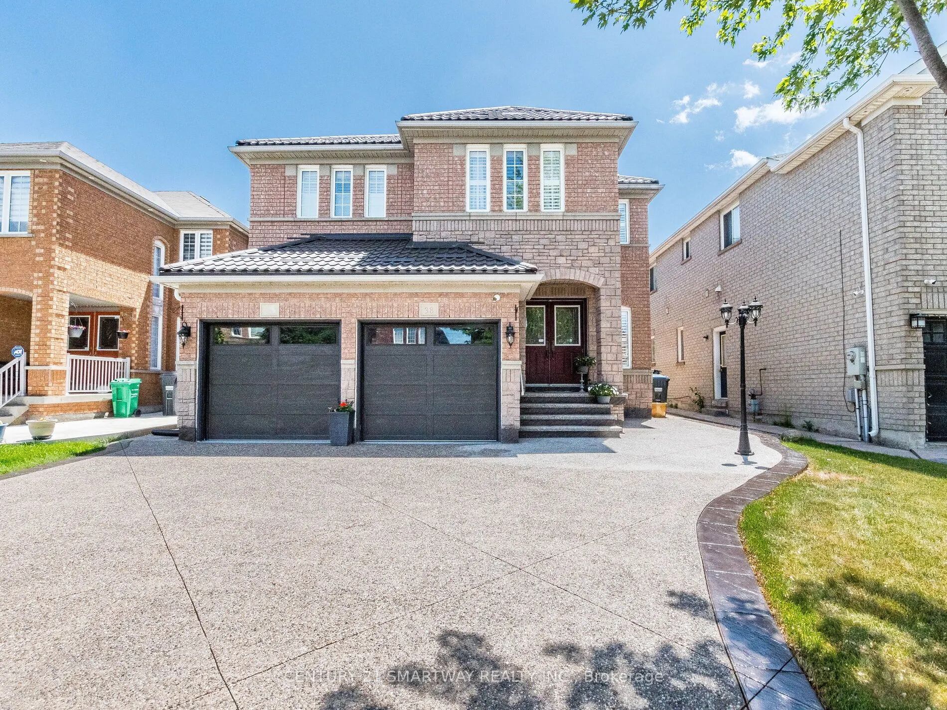 38 Bottlebrush Drive