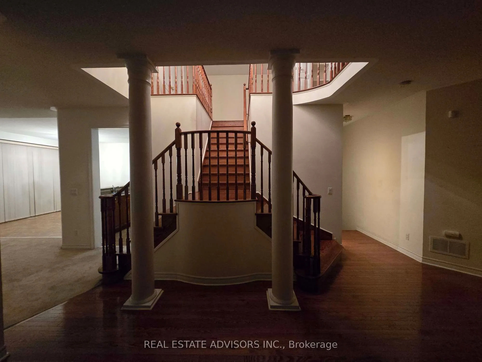 3208 Countess Crescent