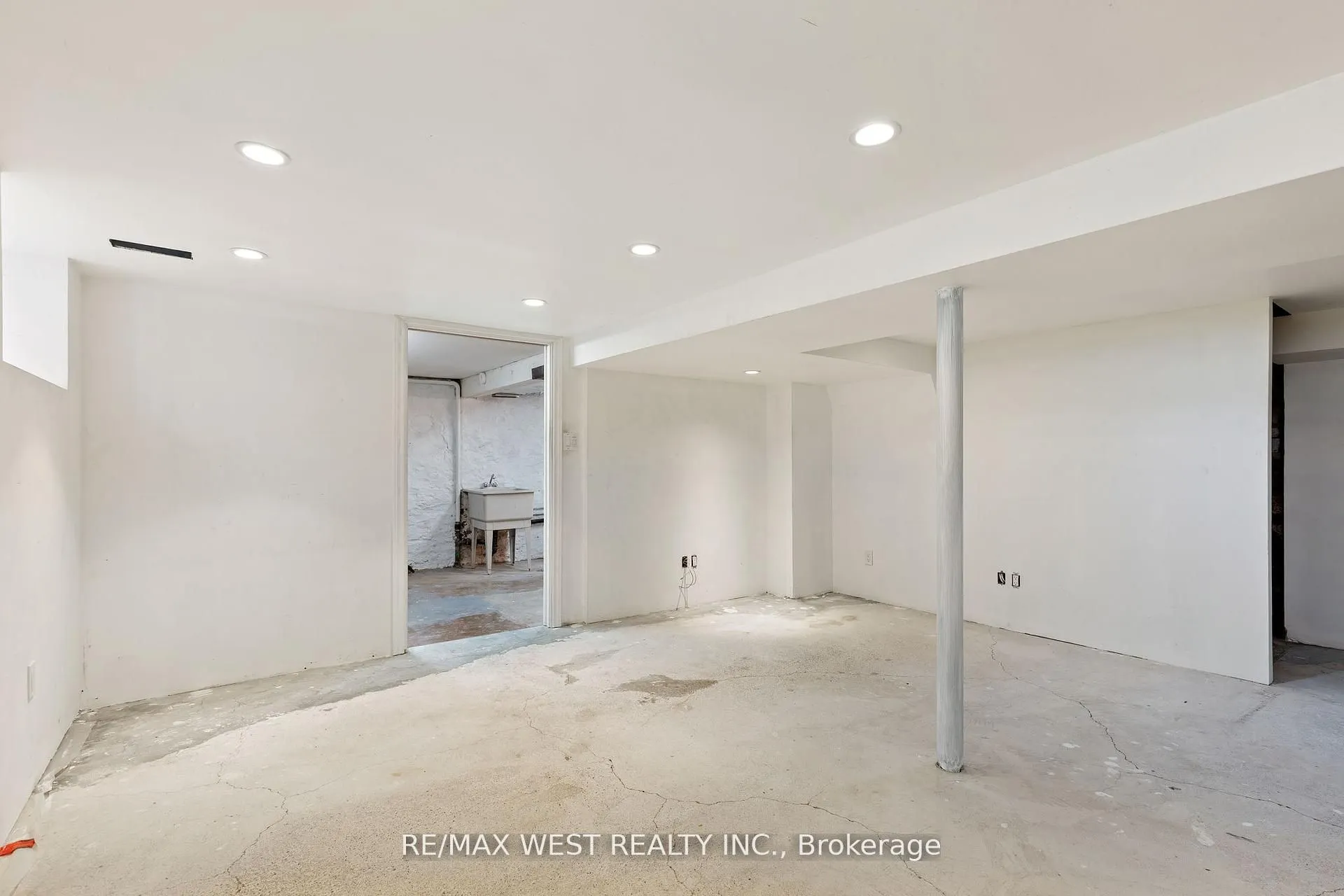 2317 Weston Road