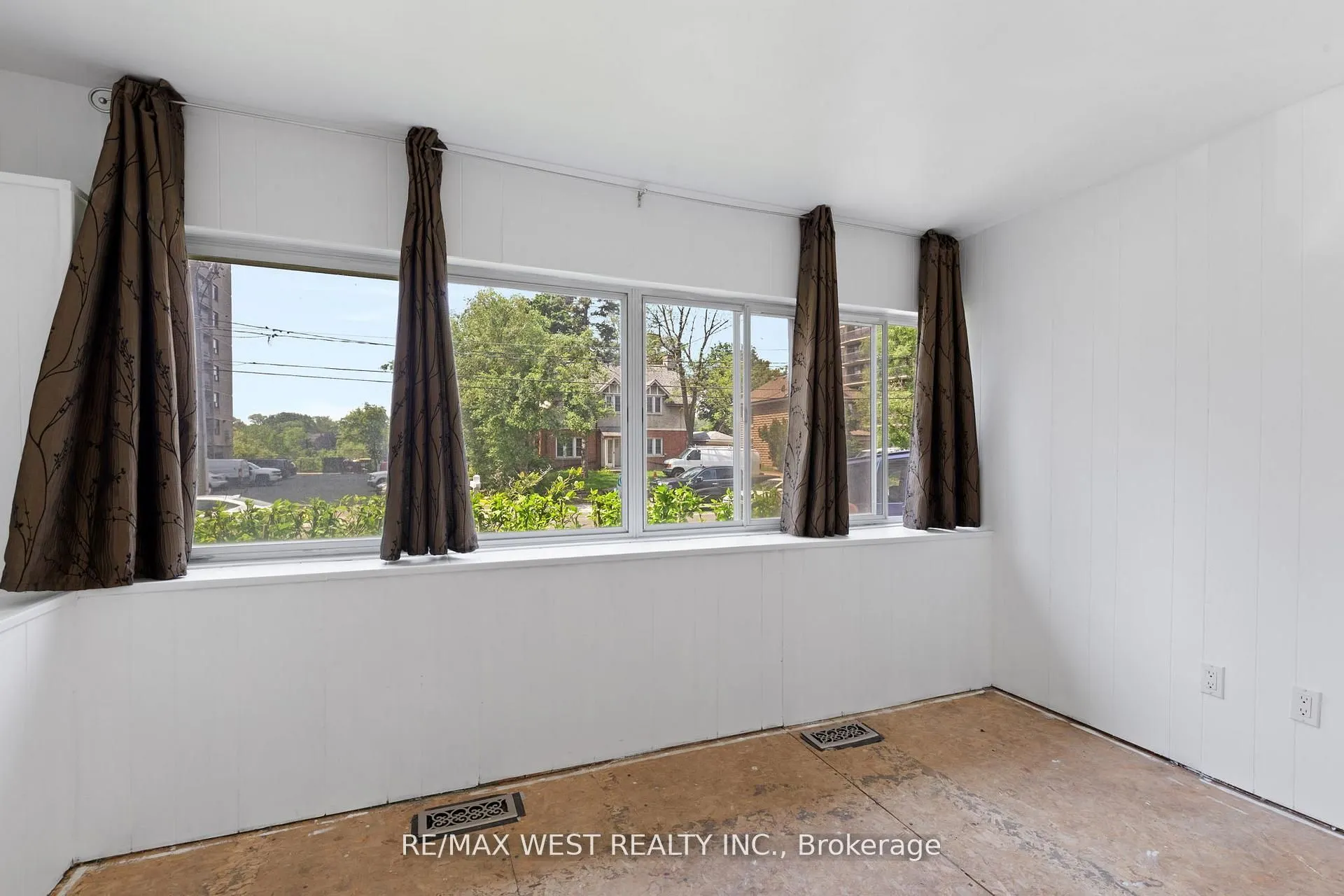 2317 Weston Road