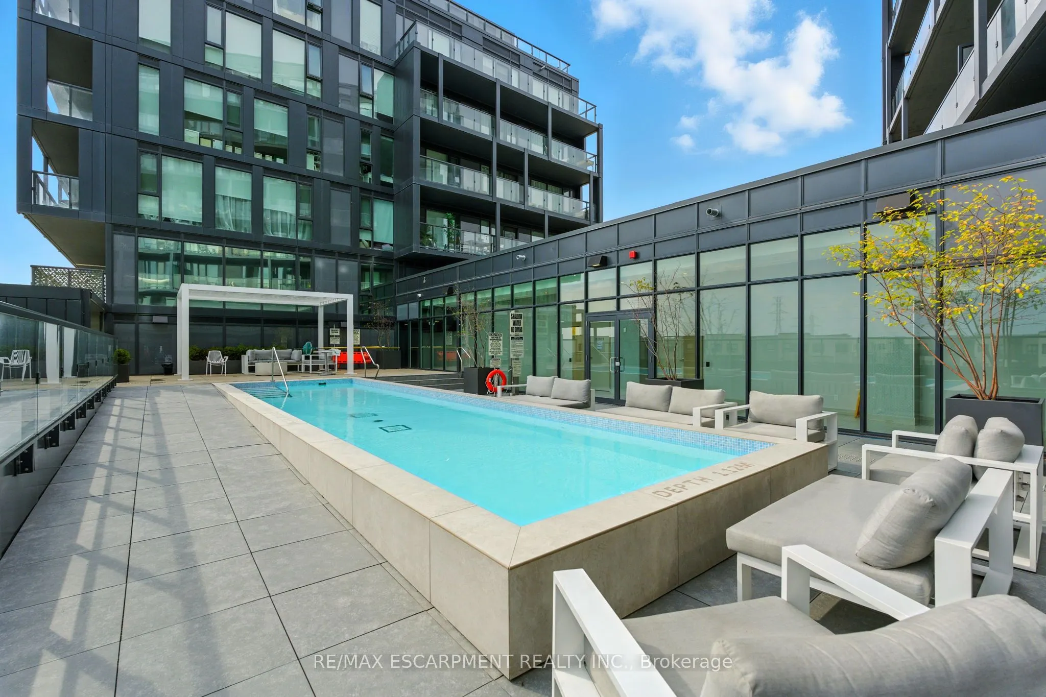 3210 DAKOTA Common, #A220