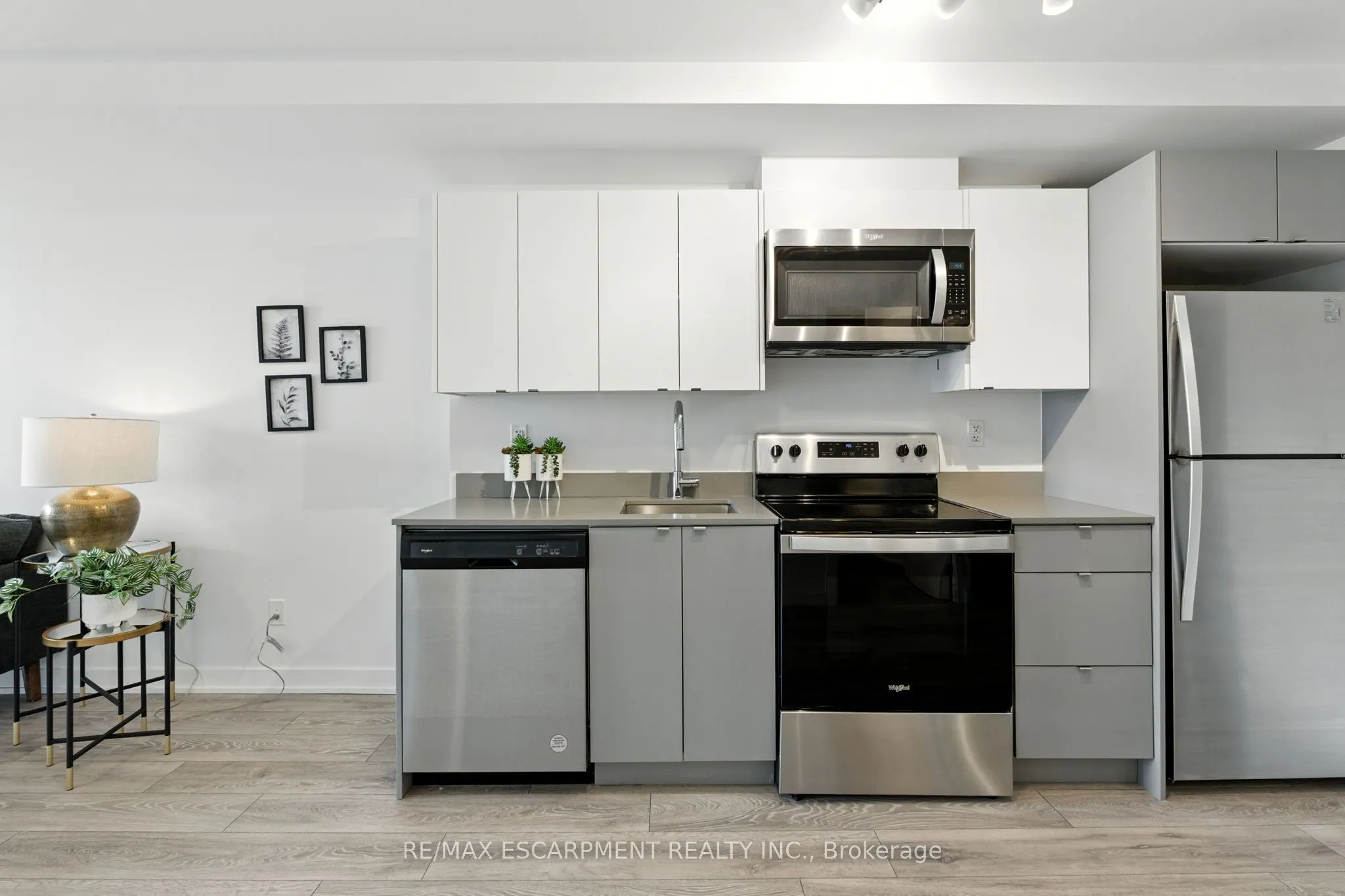 3210 DAKOTA Common, #A220