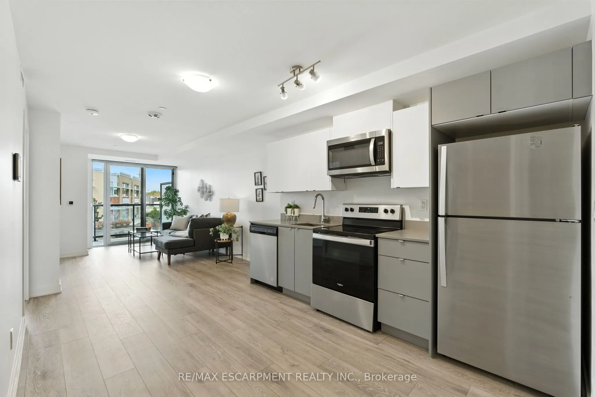 3210 DAKOTA Common, #A220