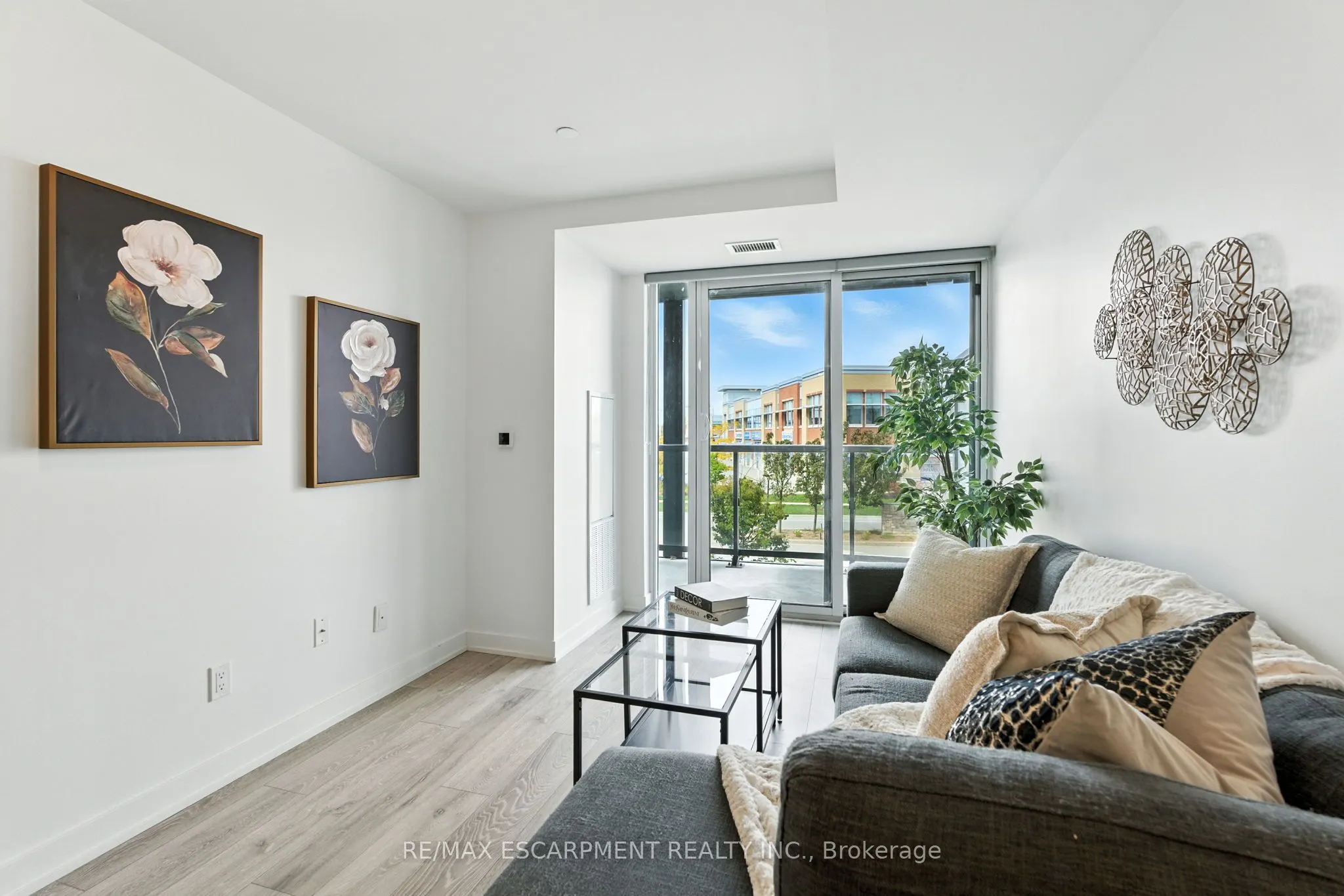 3210 DAKOTA Common, #A220