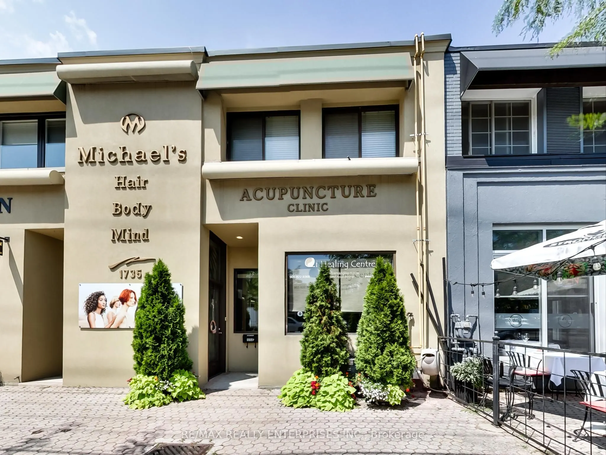 1735 Lakeshore Road W