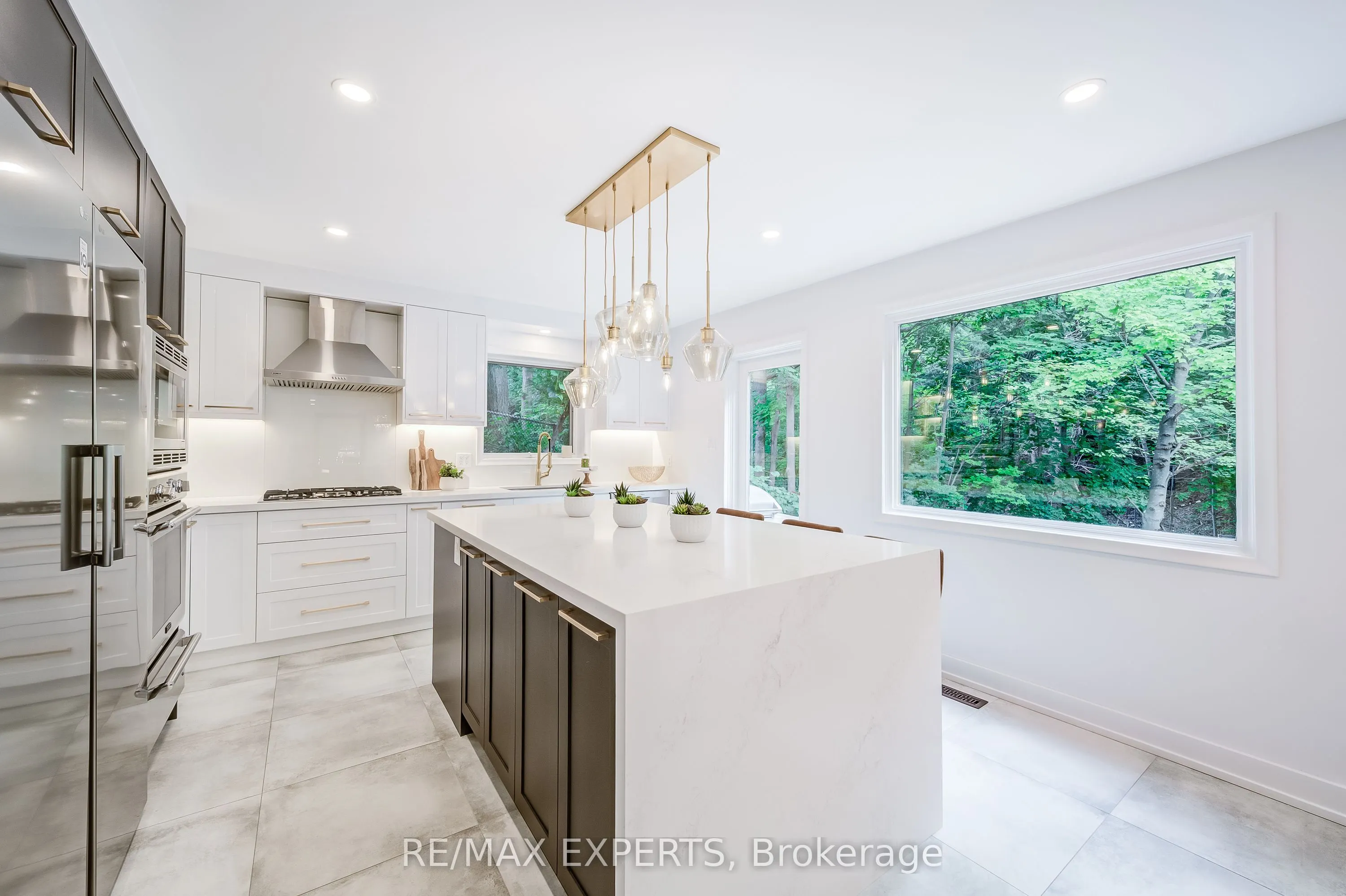 1135 Greenoaks Drive