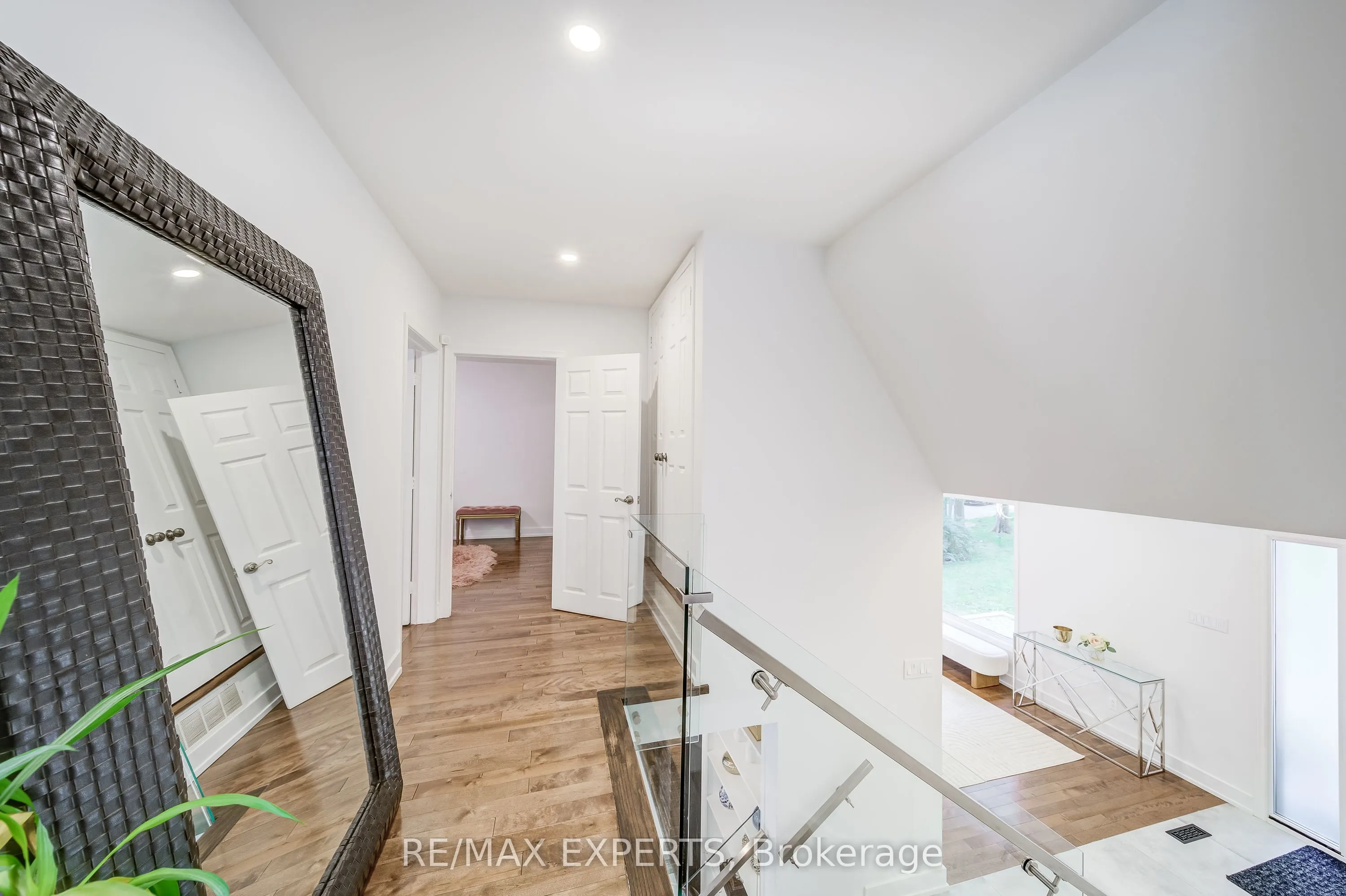 1135 Greenoaks Drive
