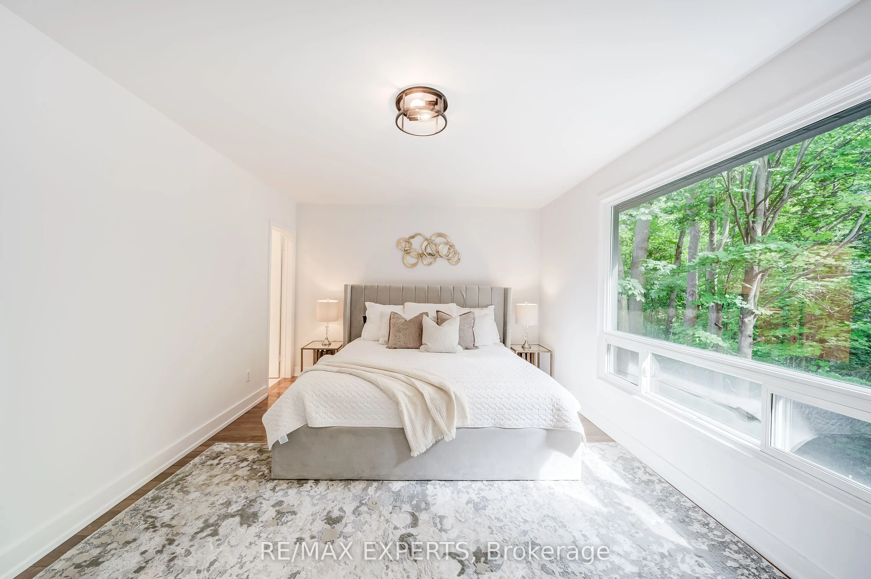 1135 Greenoaks Drive