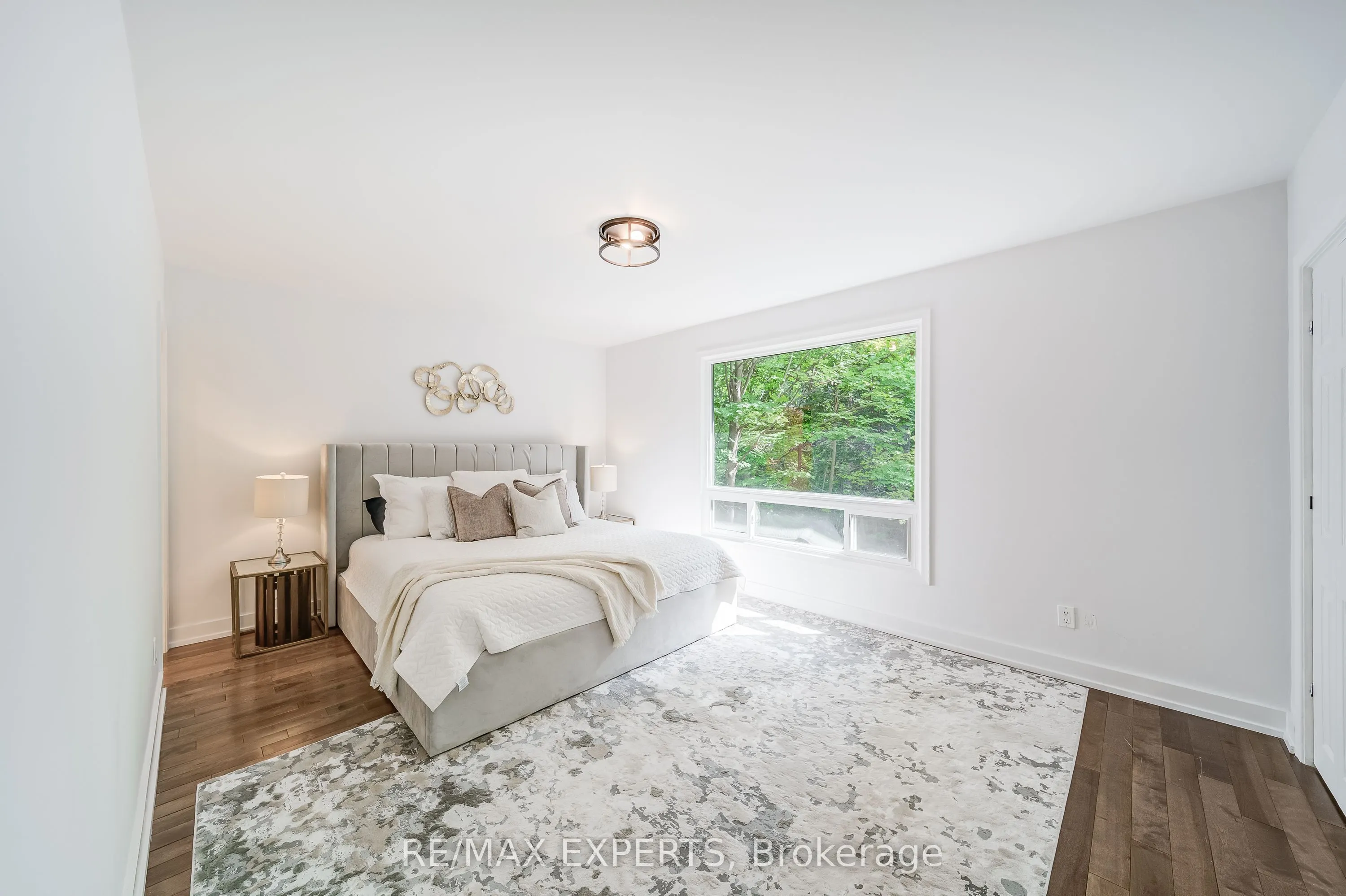 1135 Greenoaks Drive