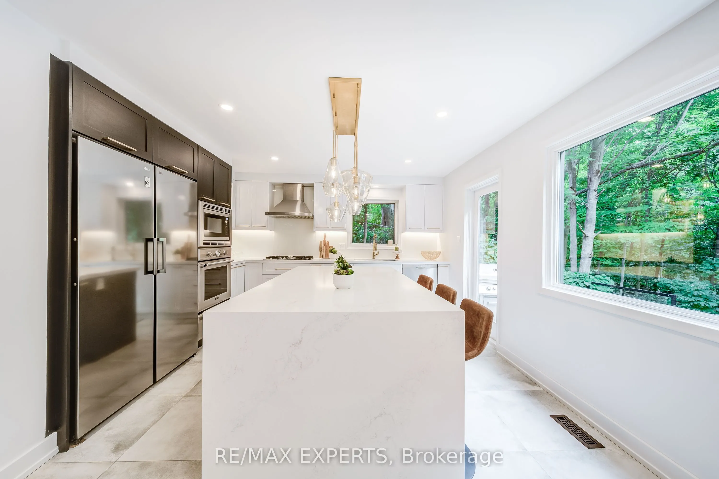 1135 Greenoaks Drive