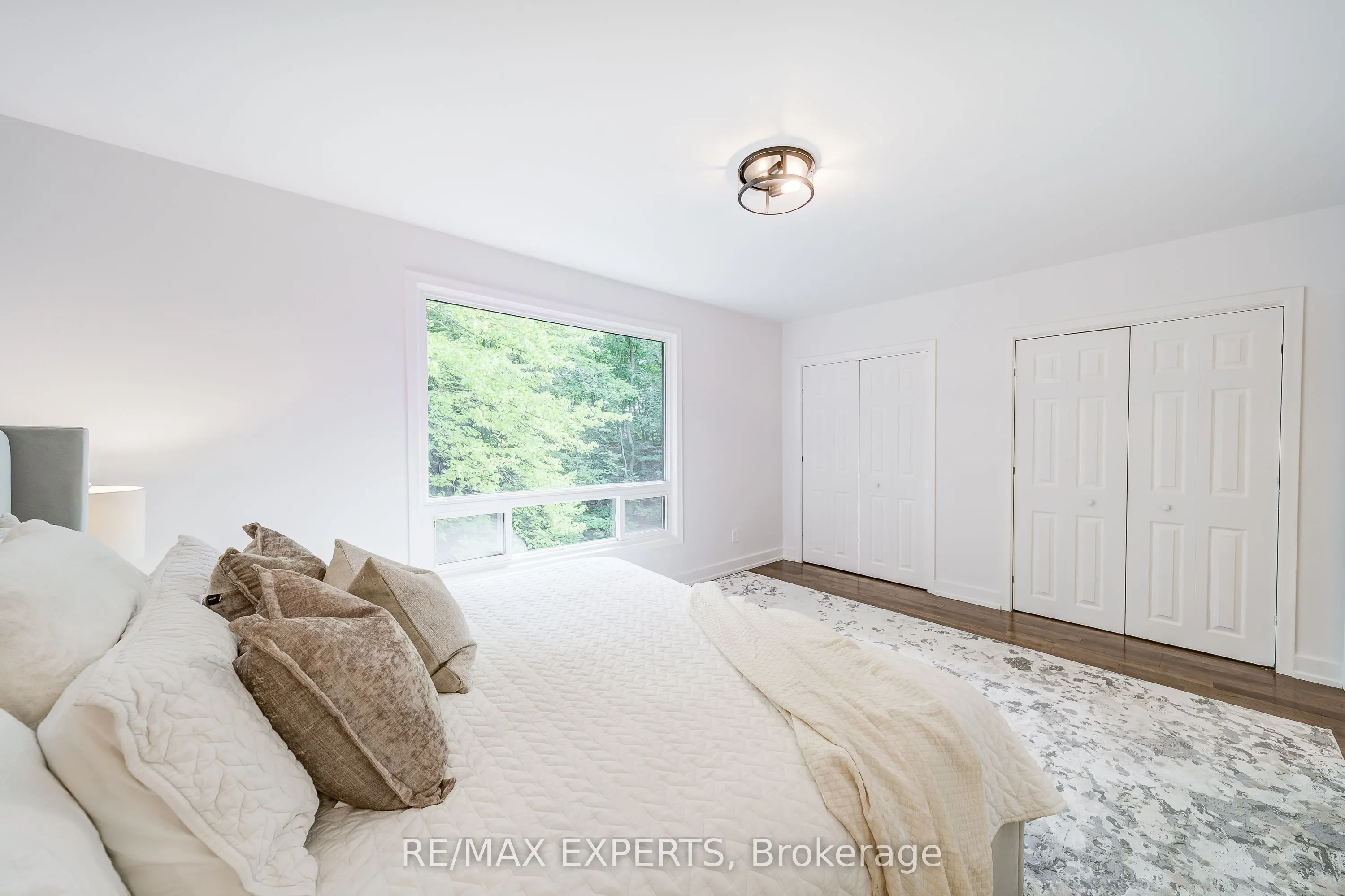 1135 Greenoaks Drive