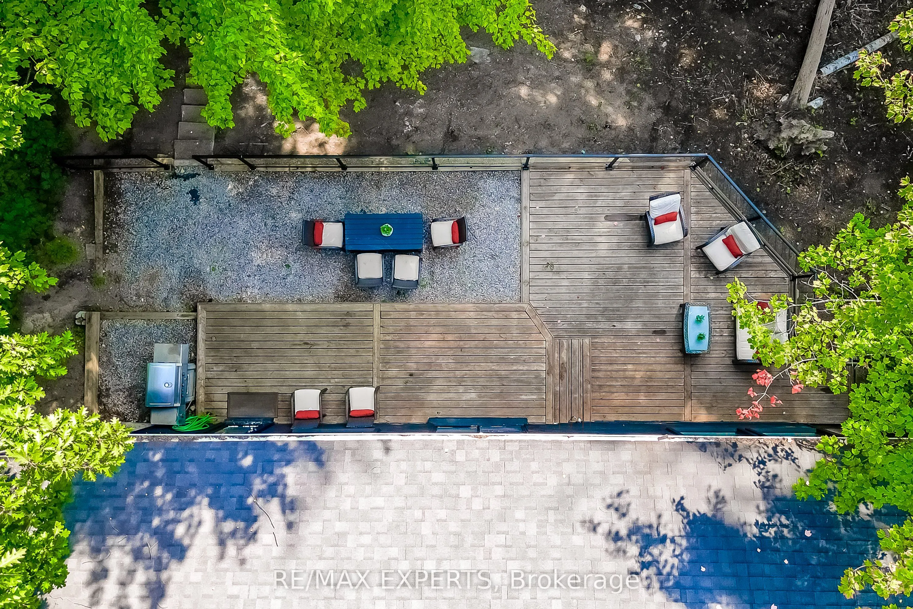 1135 Greenoaks Drive