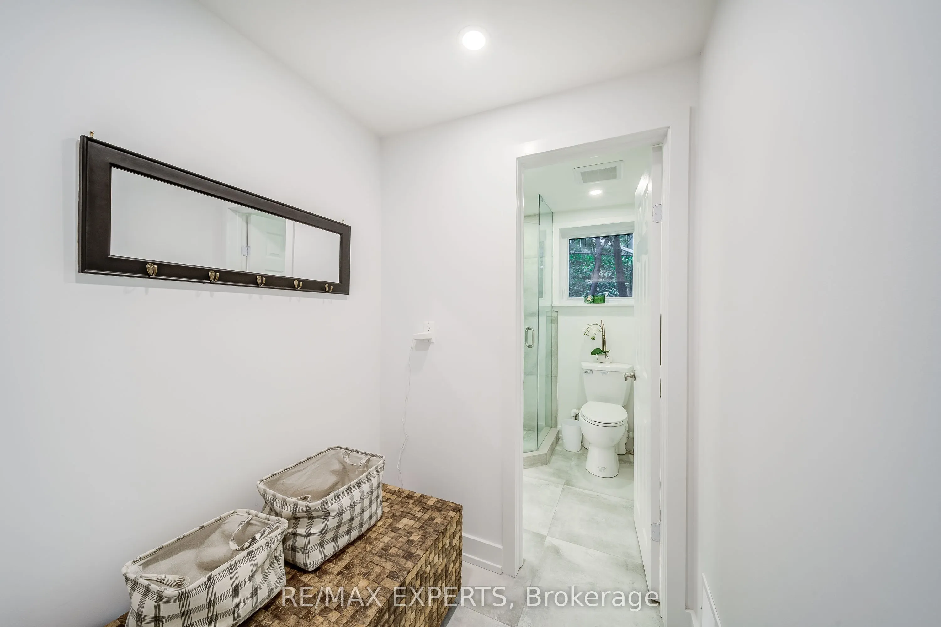 1135 Greenoaks Drive