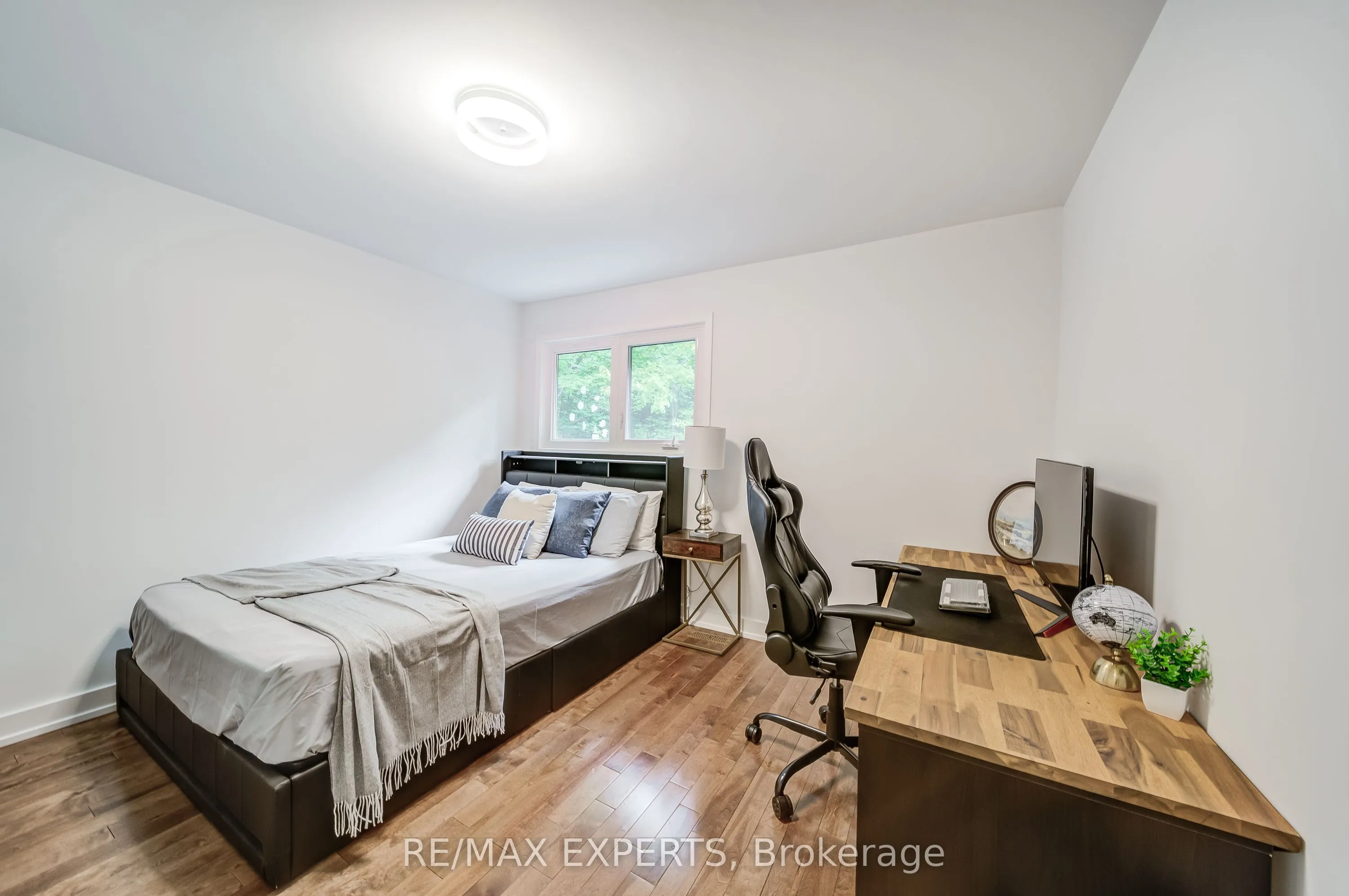 1135 Greenoaks Drive