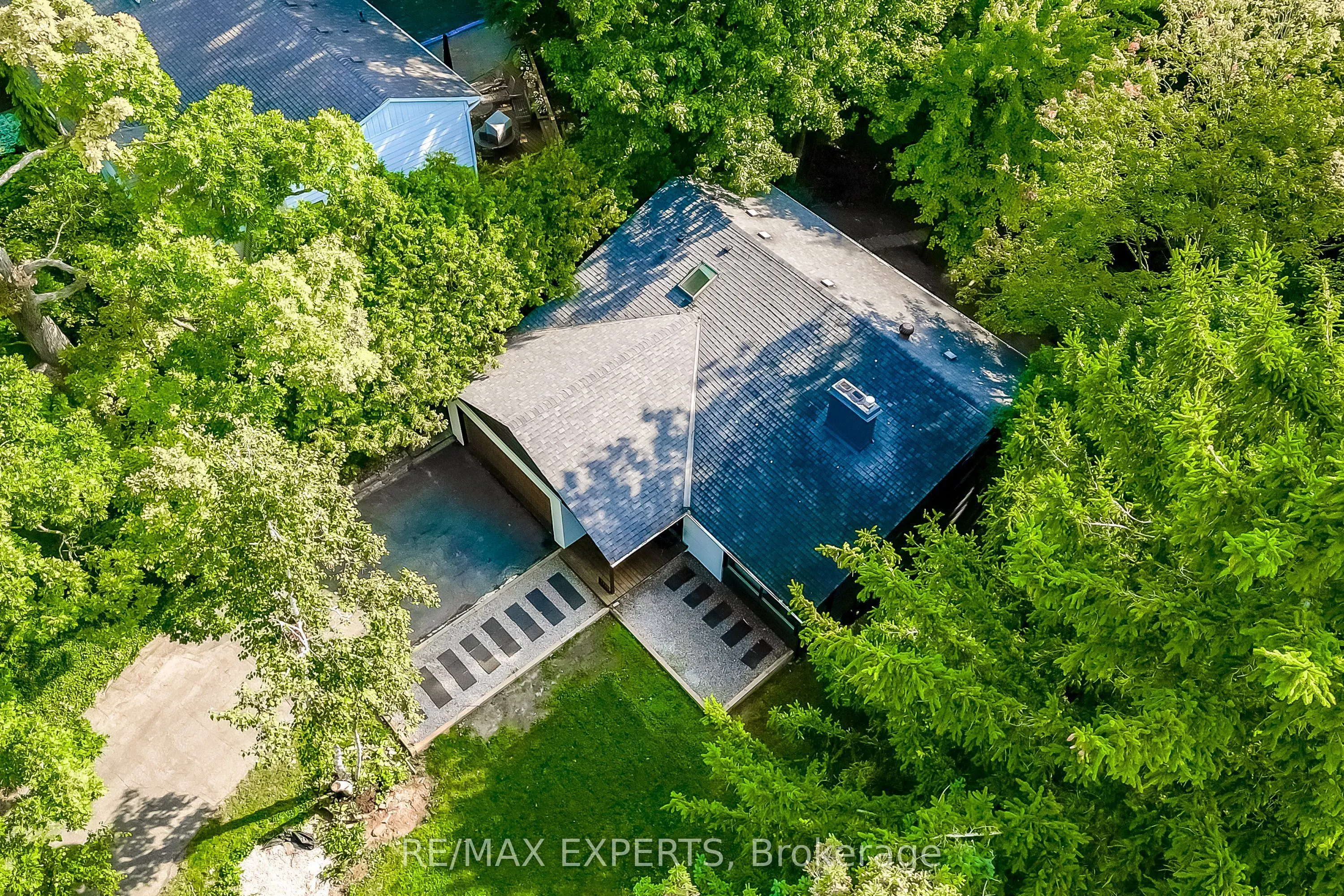 1135 Greenoaks Drive