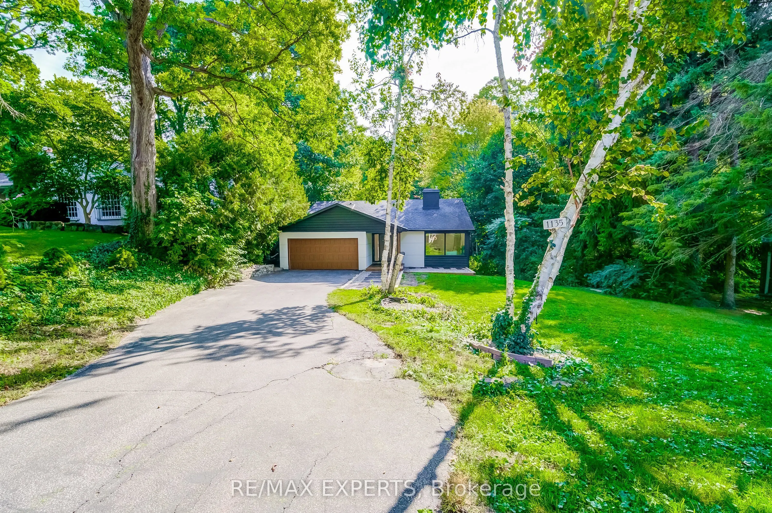 1135 Greenoaks Drive
