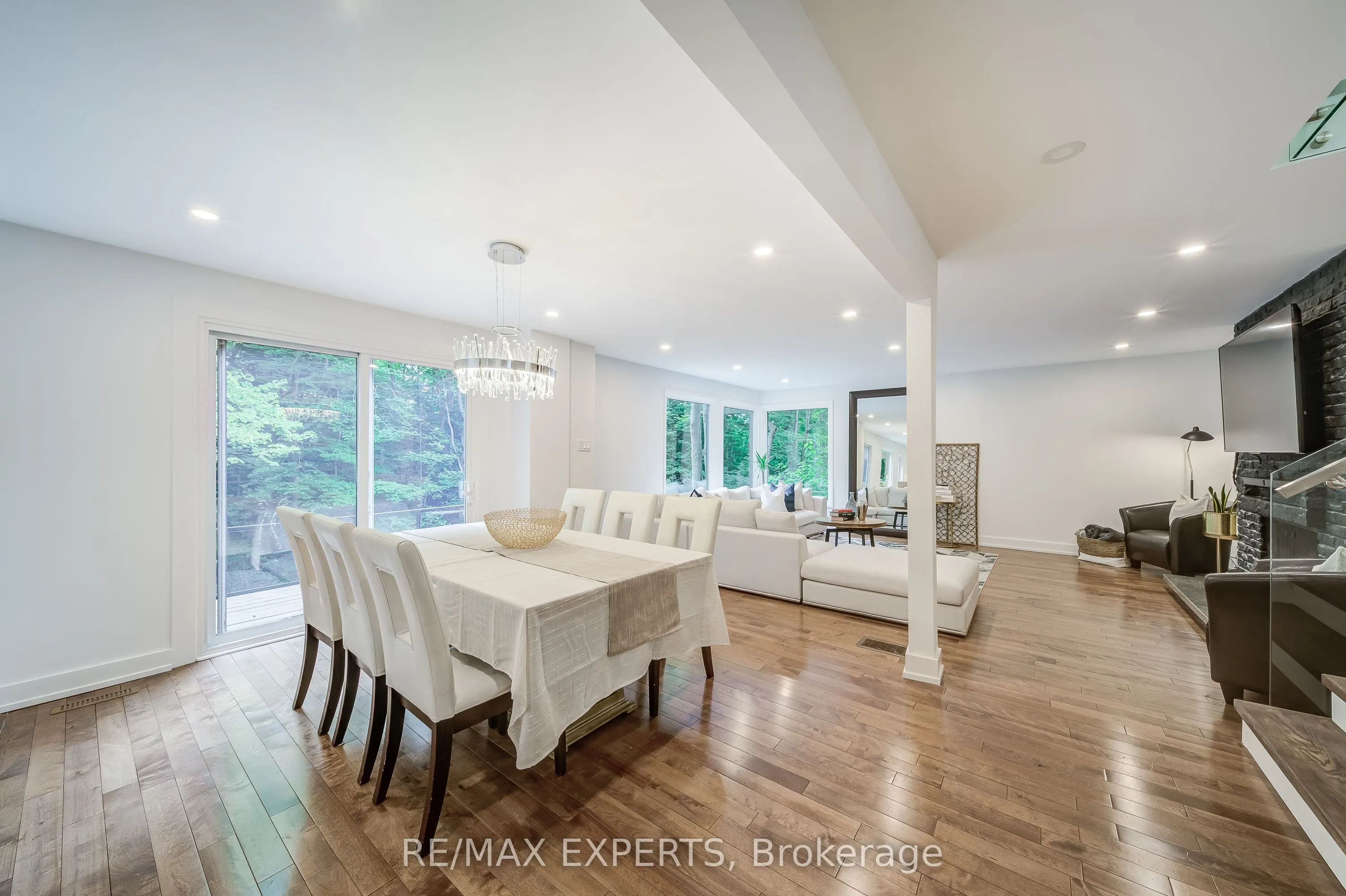 1135 Greenoaks Drive