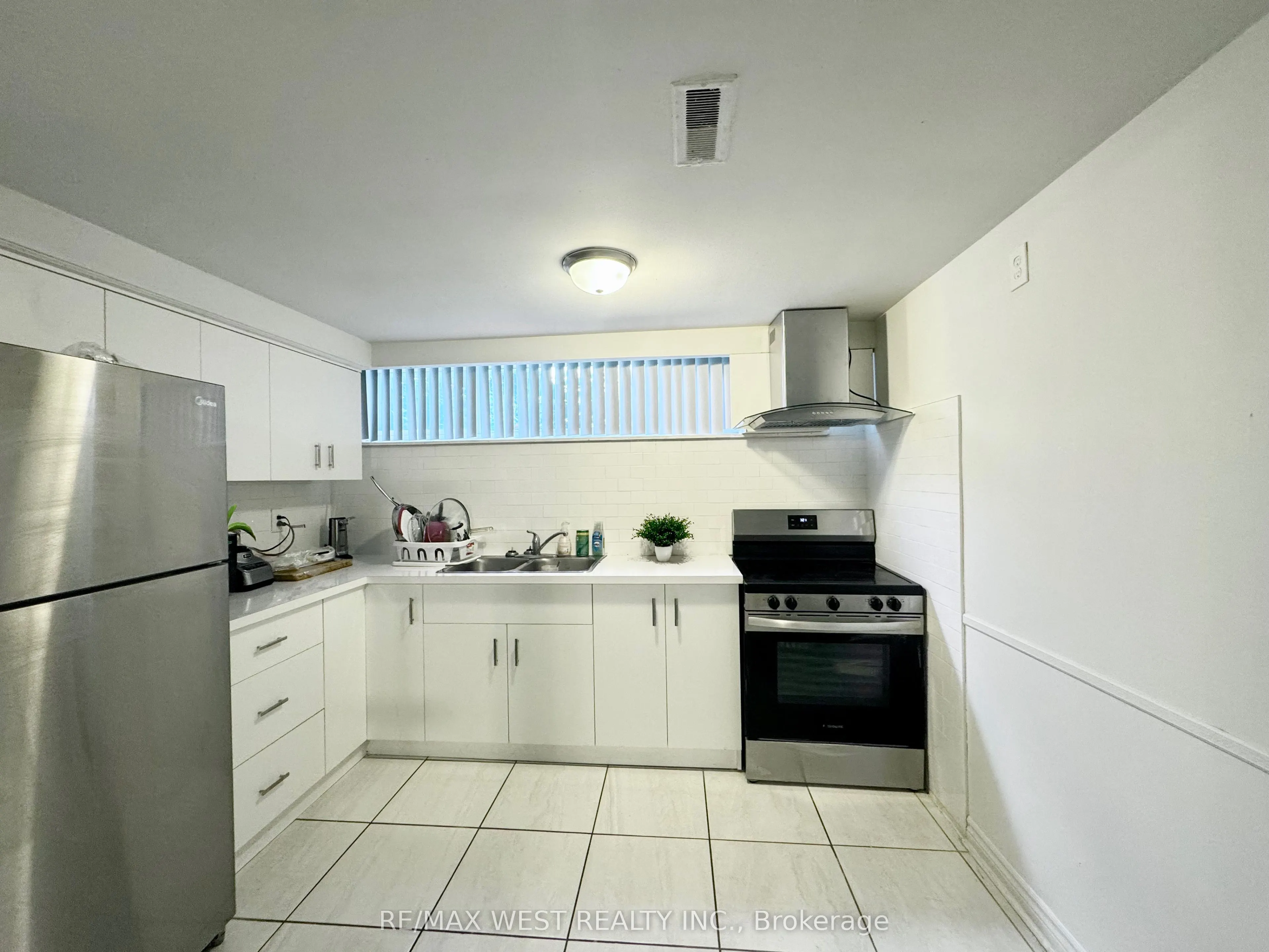 25 Bimini Crescent
