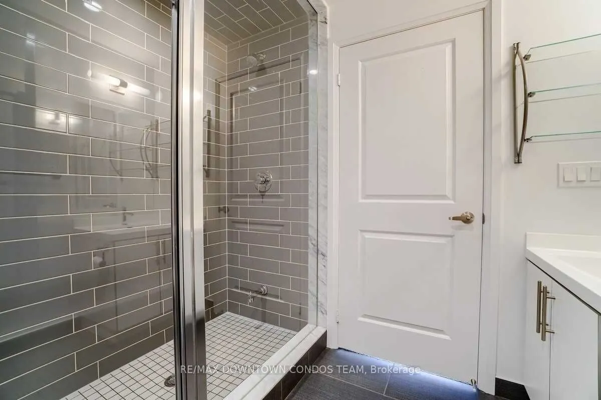 55 Speers Road, #1006